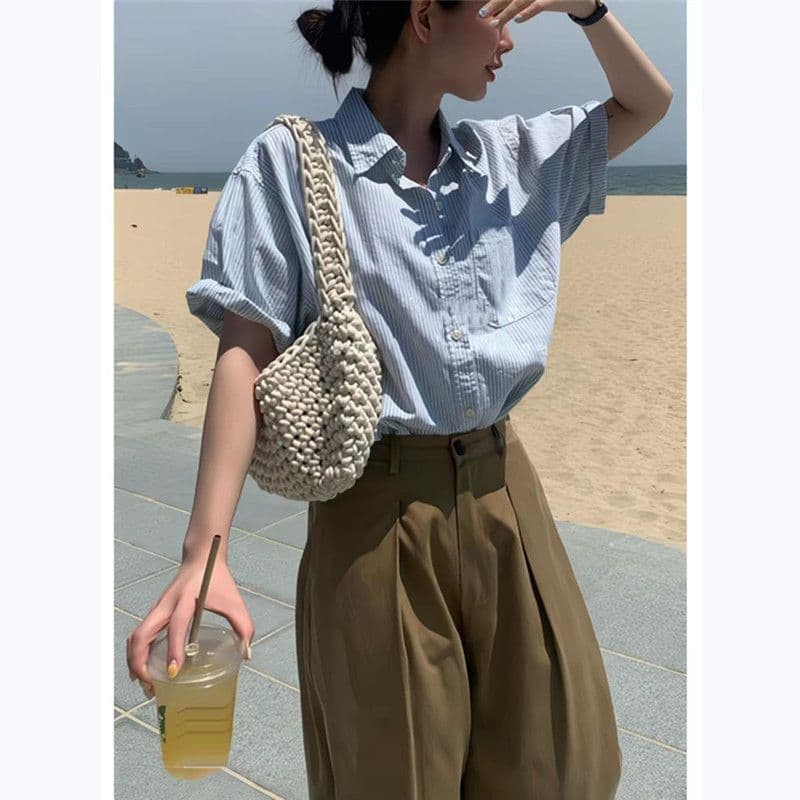 파란색 스트라이프 반팔 여성 셔츠 여름 고급 센스 한국 스타일 POLO 칼라 셔츠 디자인 센스 작은 대중 루즈핏 맨위 이미지 3