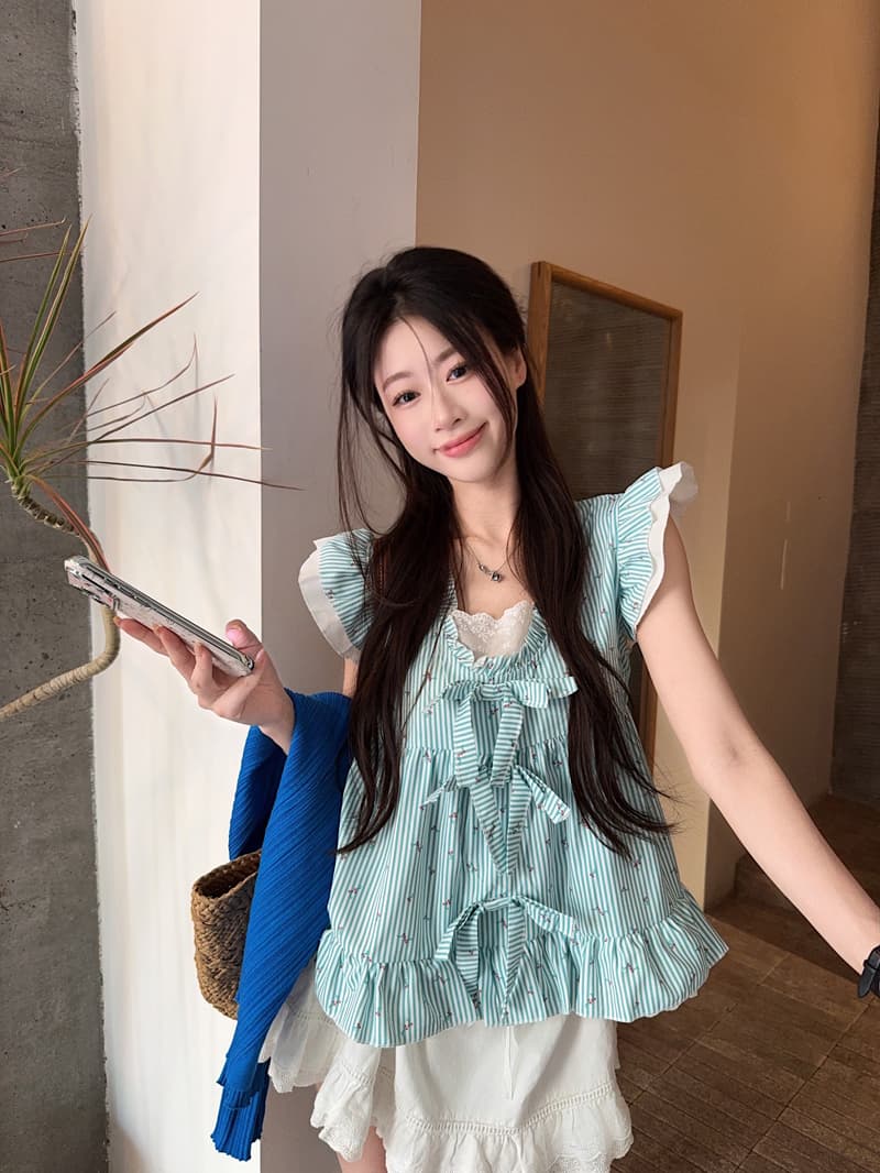 여름 녹색 스트라이프 작은 체리 Feifei 소매 맨위 여성 의류 2026 새로운 Chic 작은 대중 디자인 센스 셔츠 상세 이미지 10