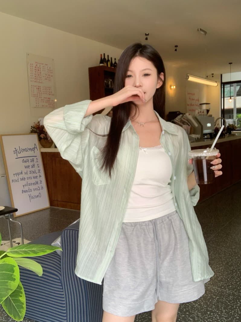 스트라이프 자외선 차단 의류 여성 셔츠 2026 봄 여름 디자인 센스 루즈핏 느긋한 바람 긴팔 맨위 얇은 스타일 셔츠 재킷 이미지 2