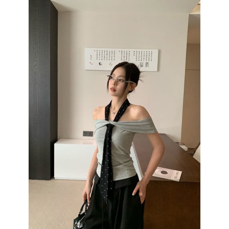 원본 것 회색 오프숄더 반팔 티셔츠 여성 여름 몸매 가꾸기 슬림해 보이는 한 부서 품격 오프숄더 맨위