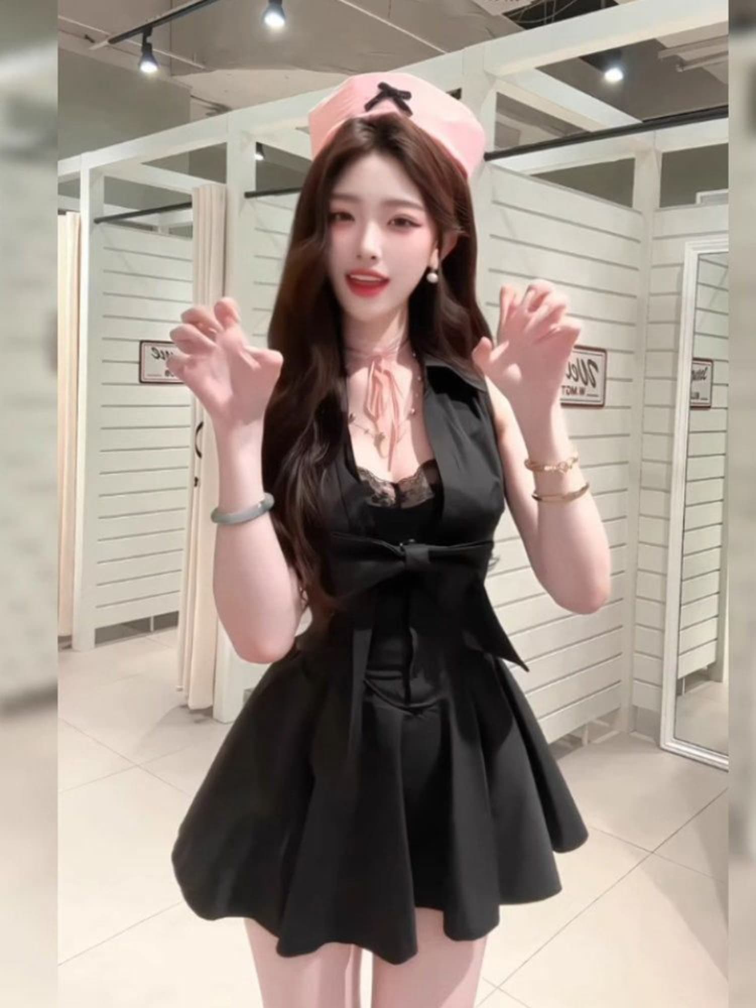 로얄 자매 그는 벤 바람 검정색 polo 셔츠 민소매 드레스 품격 슈퍼 잘 생긴 허리 수축 한 마디 퍼프 짧은 치마 상세 이미지 9