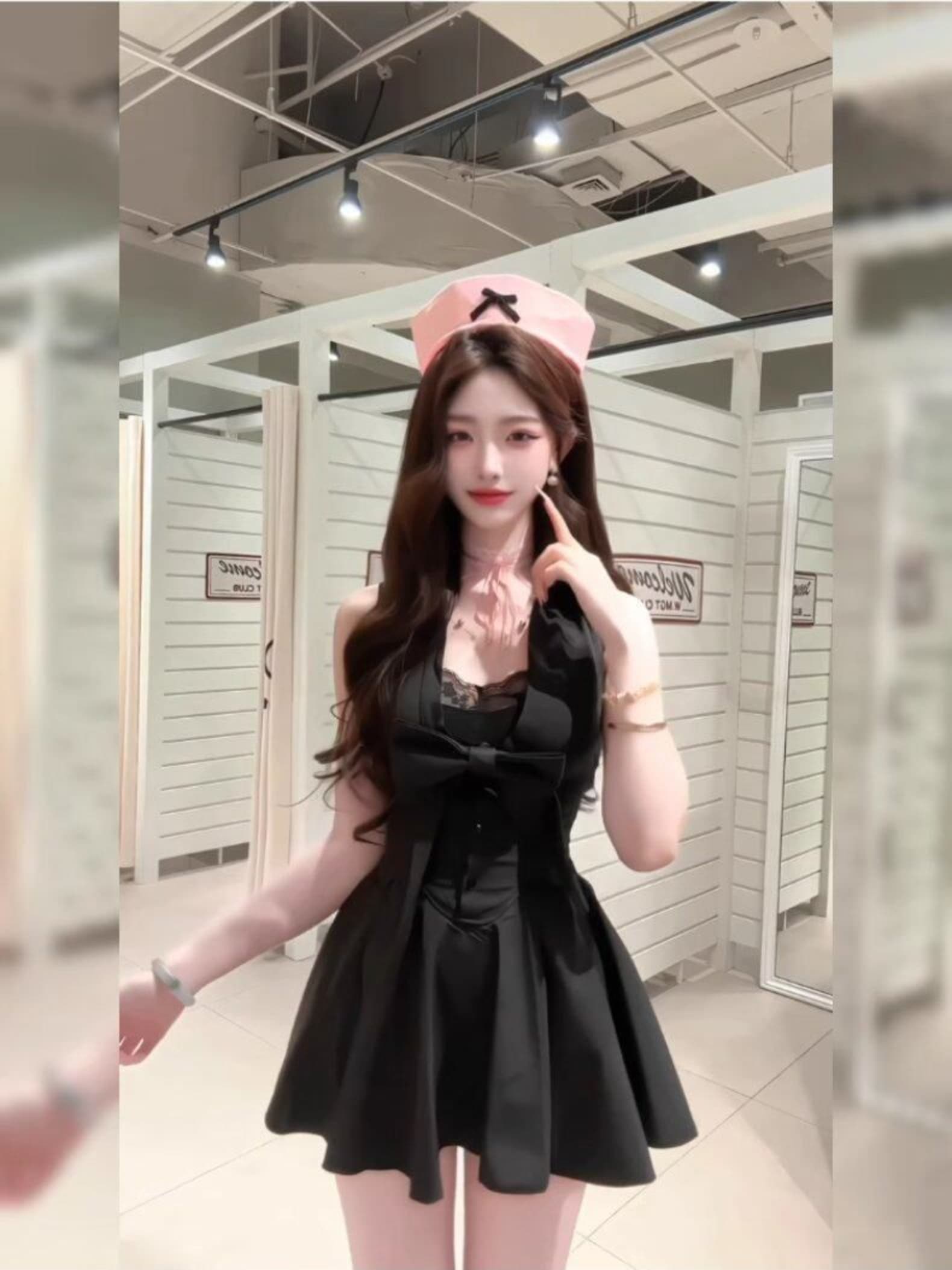 로얄 자매 그는 벤 바람 검정색 polo 셔츠 민소매 드레스 품격 슈퍼 잘 생긴 허리 수축 한 마디 퍼프 짧은 치마 상세 이미지 12