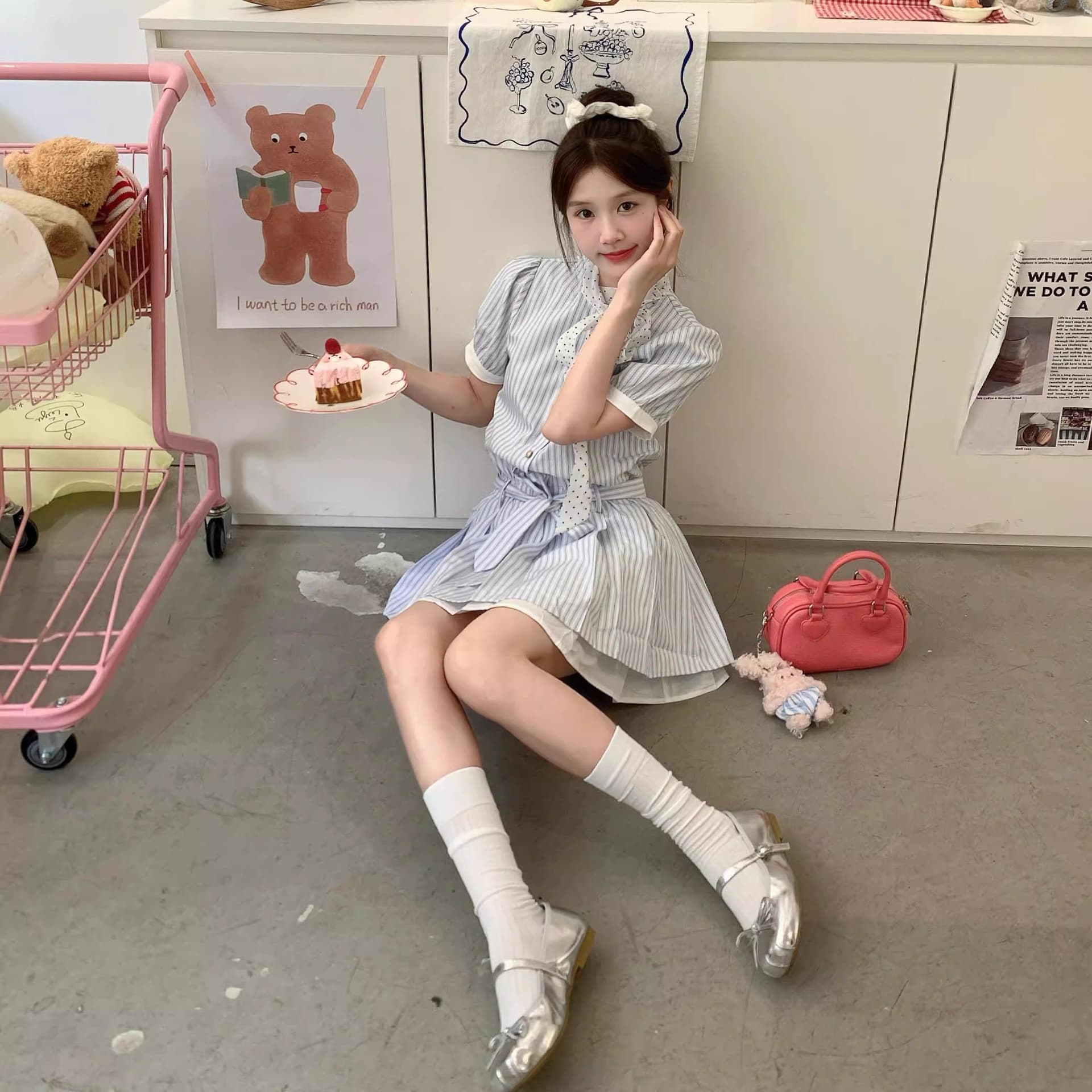 한 부서 학원 스타일 블루 화이트 스트라이프 셔츠 여성 드레스 여름 자이언트 잘 생긴 miu 부서 나비 매듭 허리 수축 치마 이미지 2