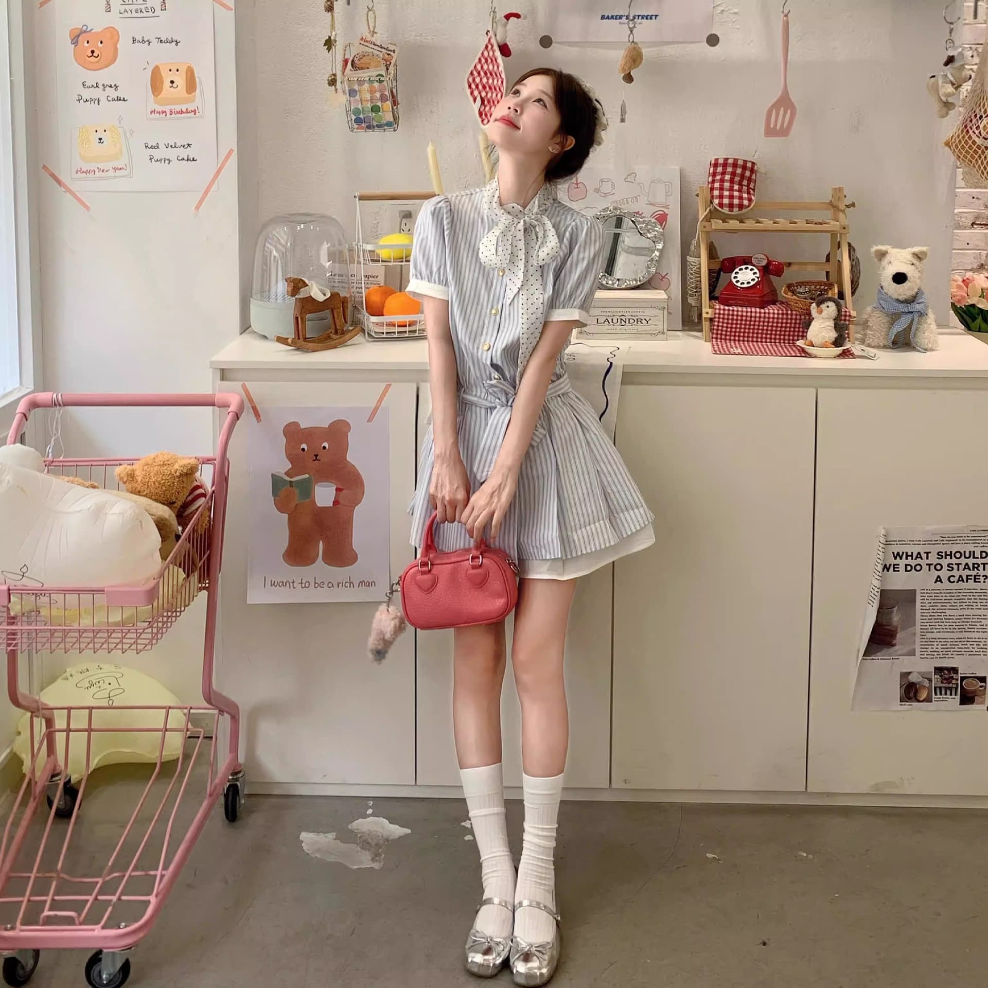 한 부서 학원 스타일 블루 화이트 스트라이프 셔츠 여성 드레스 여름 자이언트 잘 생긴 miu 부서 나비 매듭 허리 수축 치마