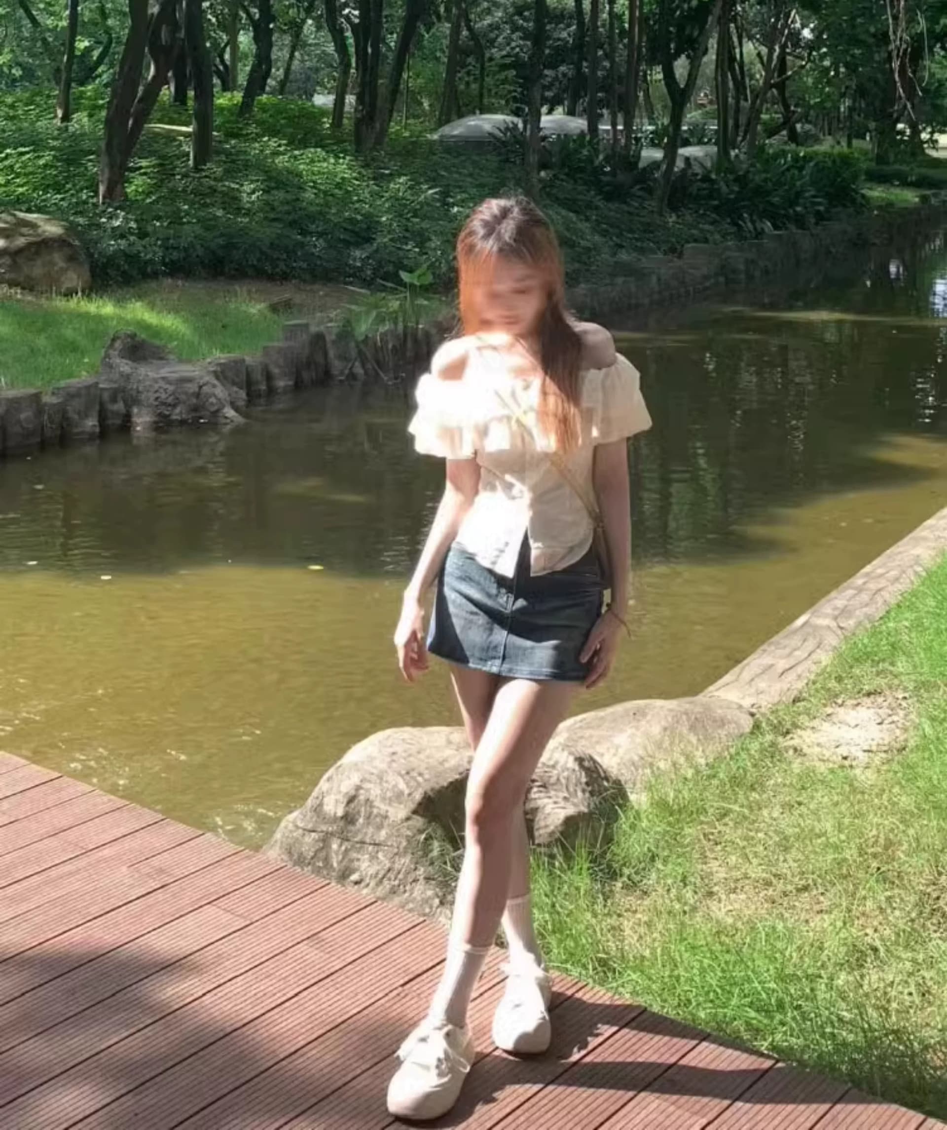 오프숄더 프릴 여성 셔츠 여름 프랑스식 빛 요리 한 디자인 센스 작은 대중 셔츠 오프숄더 쇼트 스타일 아름다운 맨위 상세 이미지 8