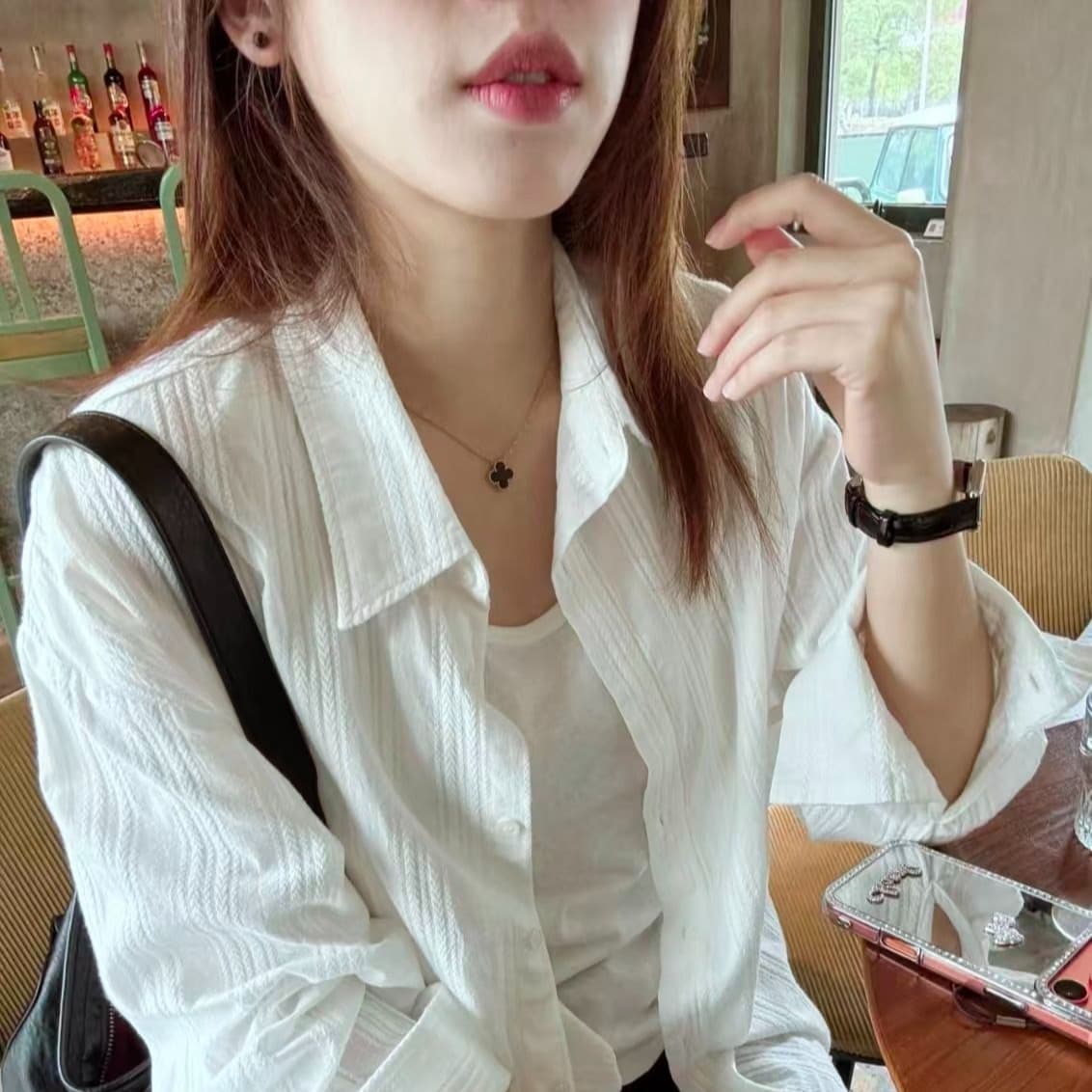 봄 출퇴근 바람 화이트 자카드 긴팔 여성 셔츠 루즈핏 고급 센스 자외선 차단 셔츠 단색 맨위 이미지 3
