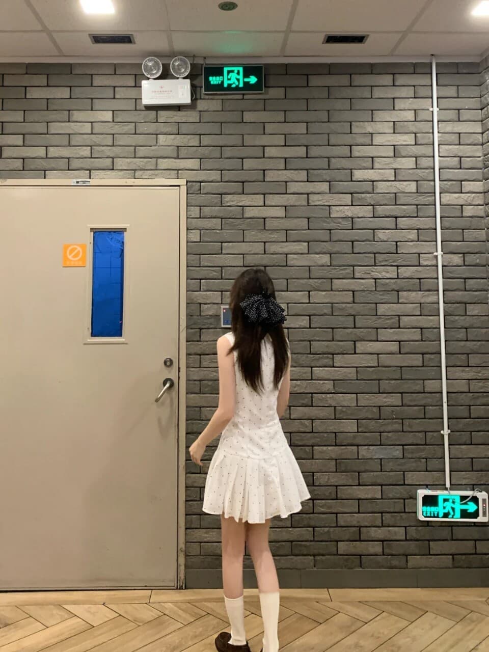 인기 도트 무늬 디자인 센스 민소매 드레스 프랑스식 첫사랑 달콤함 2026 섹션 신제품 소녀 작은 키 미니 스커트 상세 이미지 4