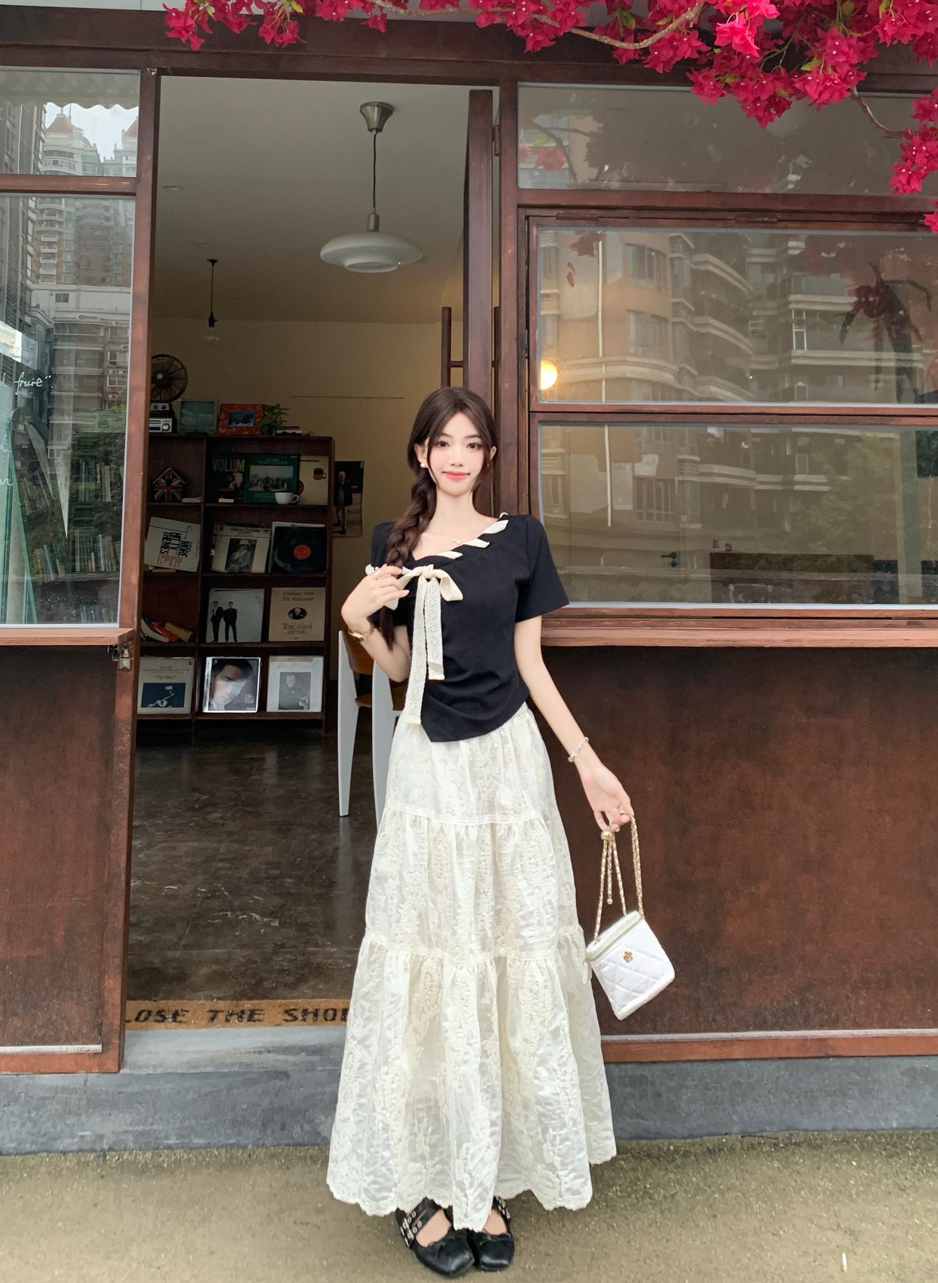 ins 한국 스타일 외국 가스 미니멀리즘 슬림해 보이는 다용도 반팔 비스듬한 칼라 Chic 스트랩 배색 나비 매듭 티셔츠 맨위 여성 여름 상세 이미지 9