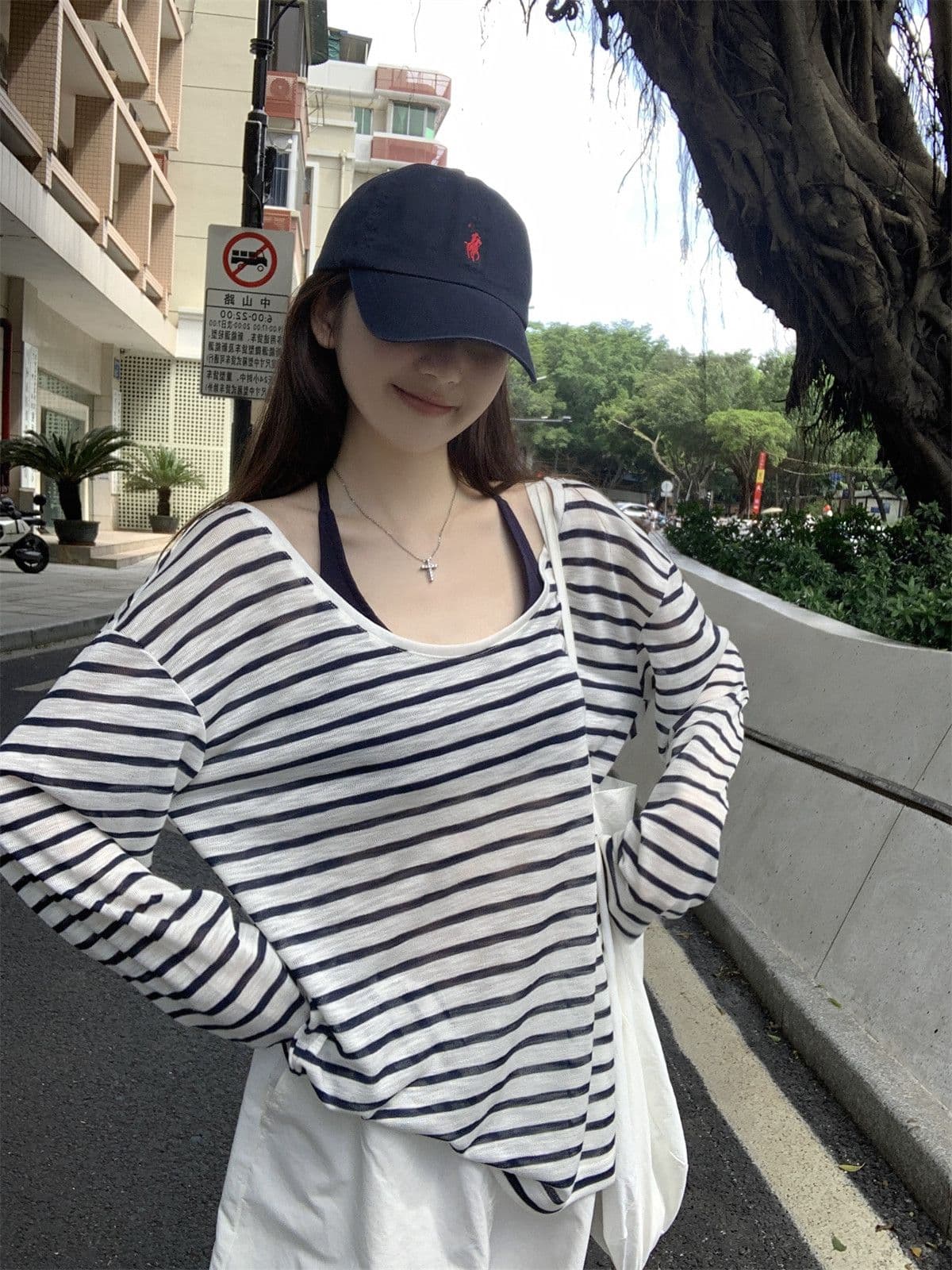 주간 실크 눈꽃 자외선 차단 블라우스 여성 여름 ootd 착용 가져 가라. 2026 새로운 긴 소매 티셔츠 루즈핏 스트라이프 비스듬한 어깨 의류 상세 이미지 14