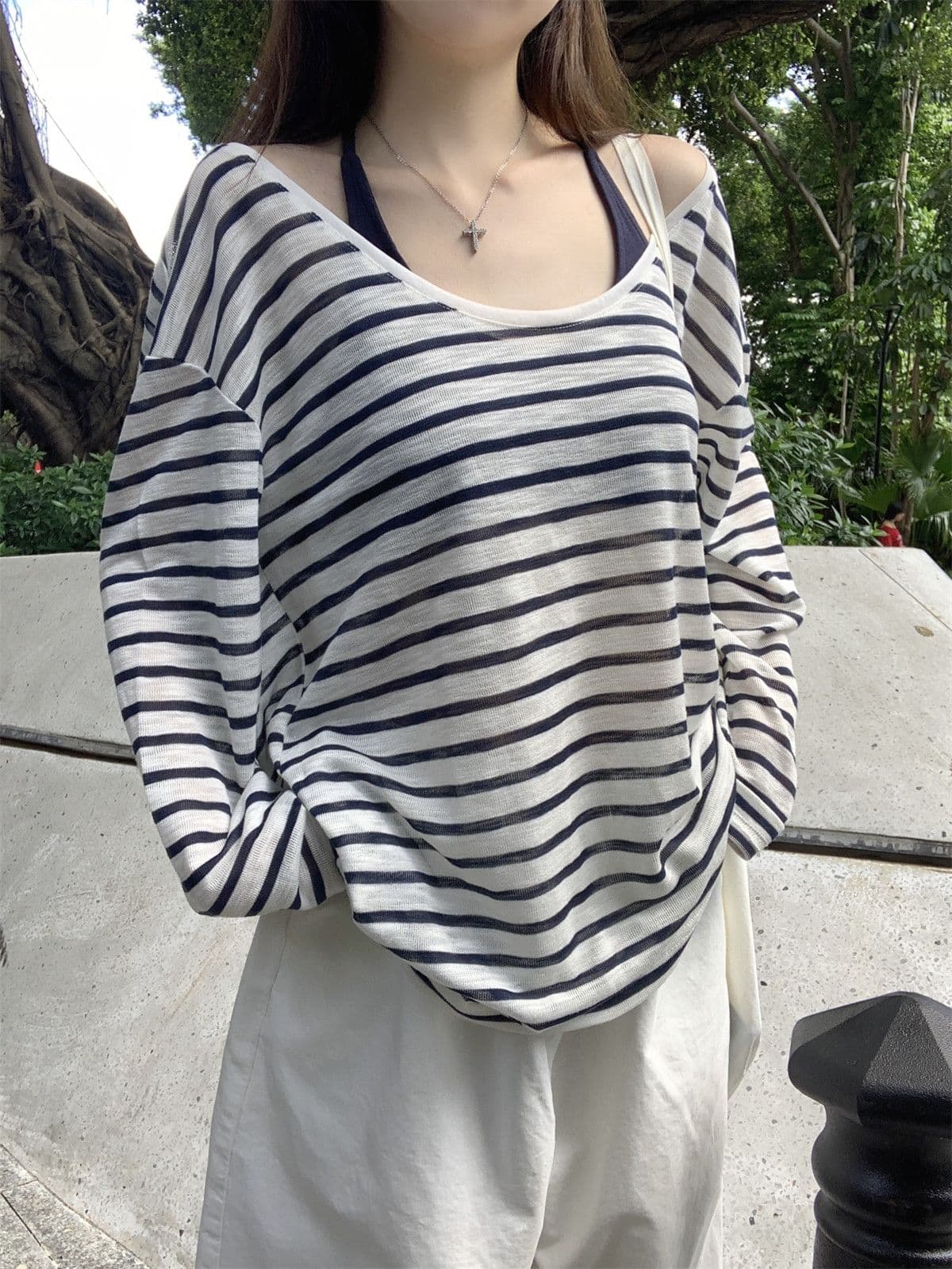 주간 실크 눈꽃 자외선 차단 블라우스 여성 여름 ootd 착용 가져 가라. 2026 새로운 긴 소매 티셔츠 루즈핏 스트라이프 비스듬한 어깨 의류 상세 이미지 17