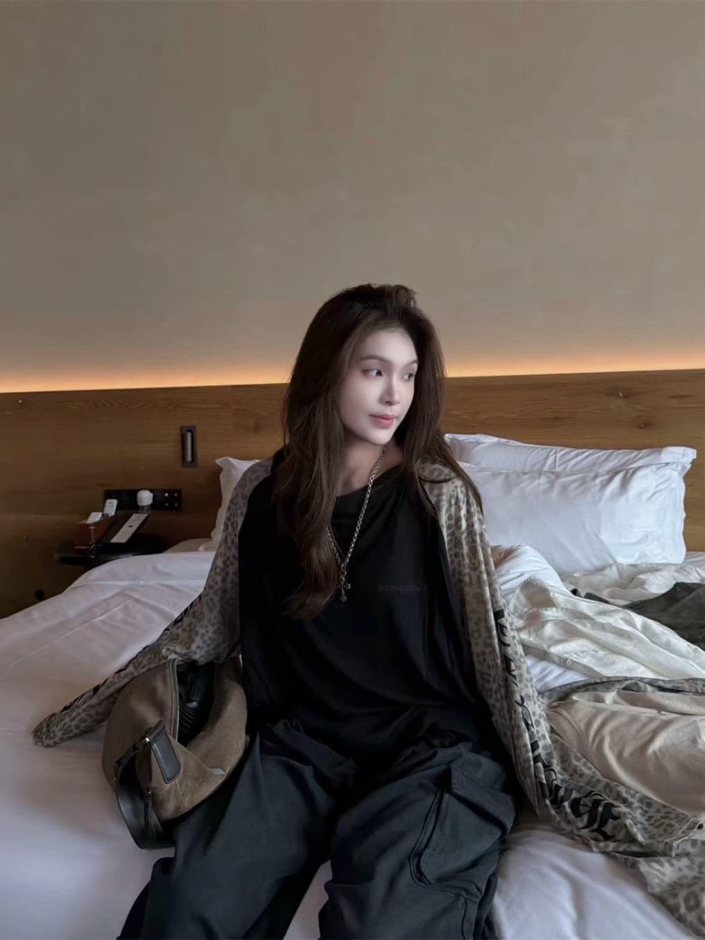 아메리칸 눈꽃 면 레오파드 무늬 삽입 어깨 소매 얇은 스타일 긴팔 티셔츠 여성 여름 새로운 작은 대중 느긋한 캐주얼 바람 티셔츠 맨위 상세 이미지 4