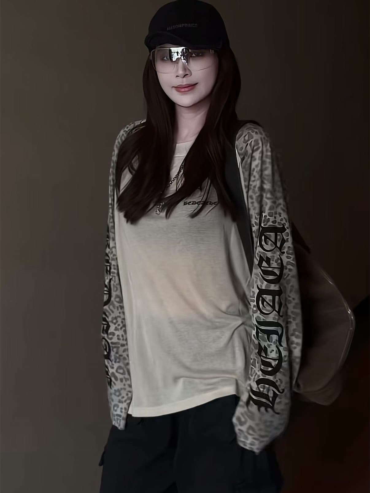 아메리칸 눈꽃 면 레오파드 무늬 삽입 어깨 소매 얇은 스타일 긴팔 티셔츠 여성 여름 새로운 작은 대중 느긋한 캐주얼 바람 티셔츠 맨위 상세 이미지 6