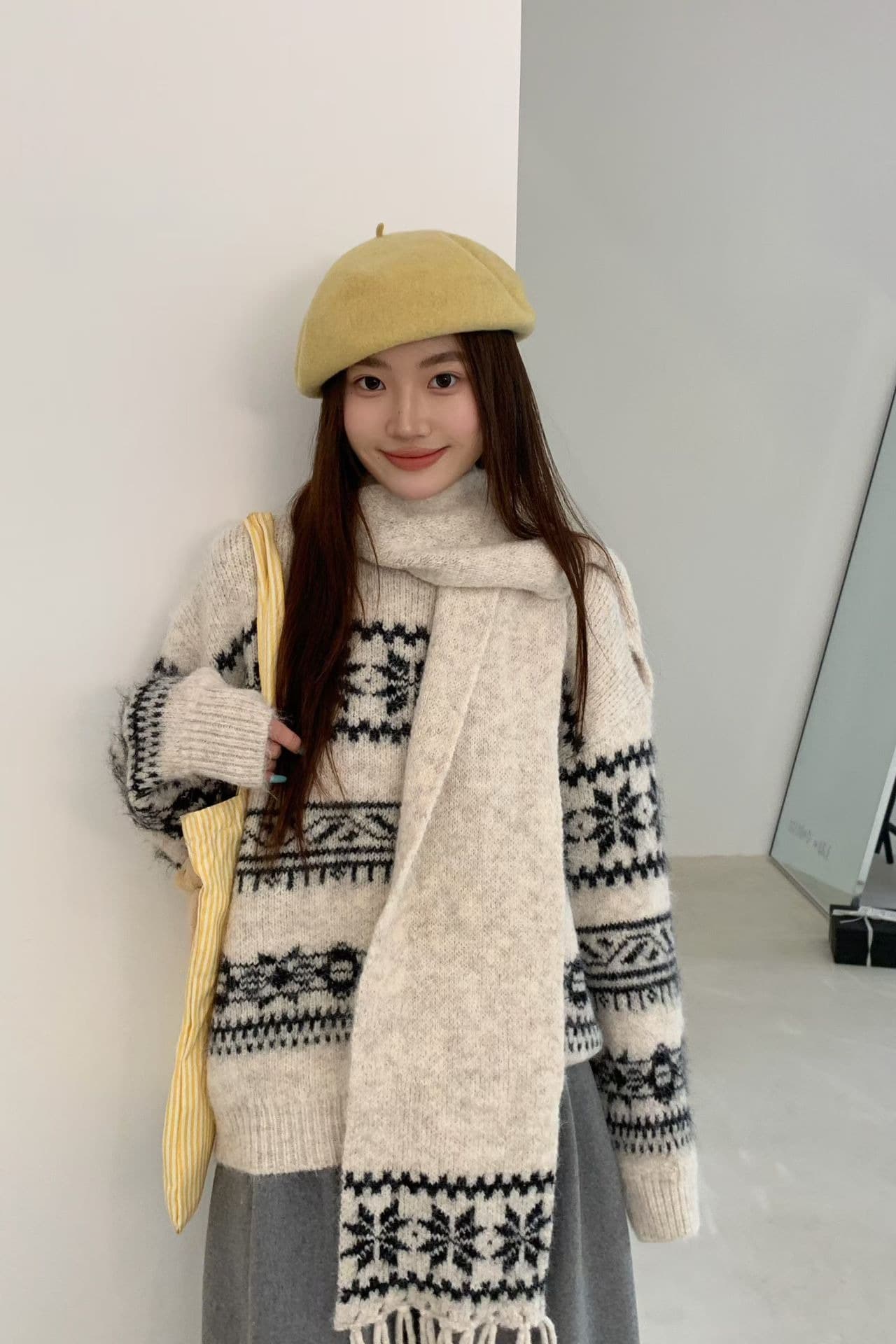한 부서 새로운 패션 디자인 센스 라운드 넥 레트로 자카드 패치워크 색상 부드러운 찹쌀 니트 스웨터 여성 벨트 스카프 예쁜 스웨터 이미지 6