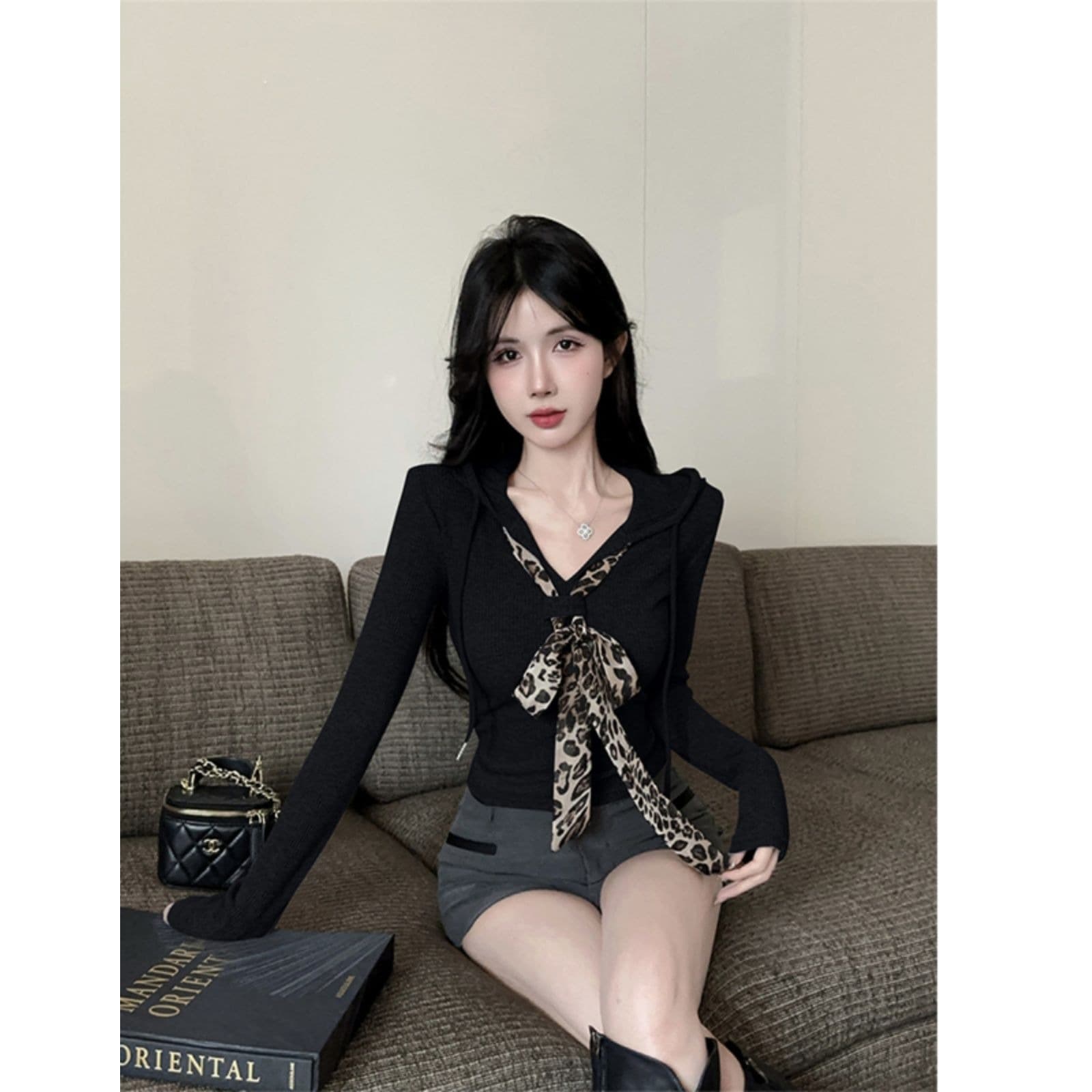 5 4 리브 로얄 자매 V넥 레오파드 무늬 넥타이 패치워크 짧은 긴팔 기본 셔츠 여성 가을 핫걸 후드 맨위 이미지 5