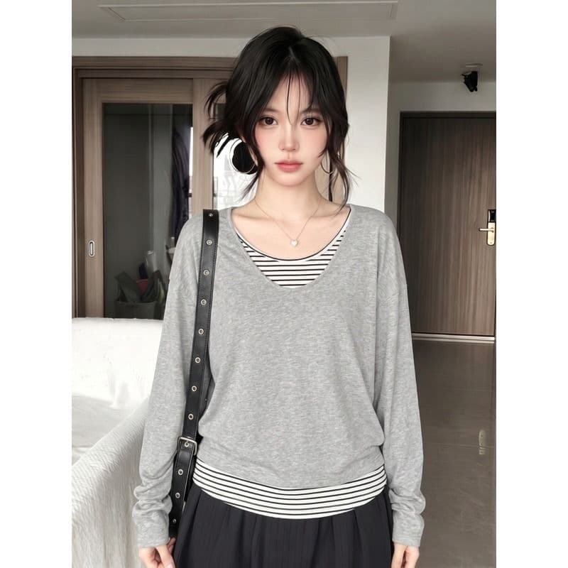 눈꽃 면 한 부서 스트라이프 페이크 레이어드 긴팔 티셔츠 여성 가을 루즈핏 느긋한 디자인 센스 패치워크 맨위