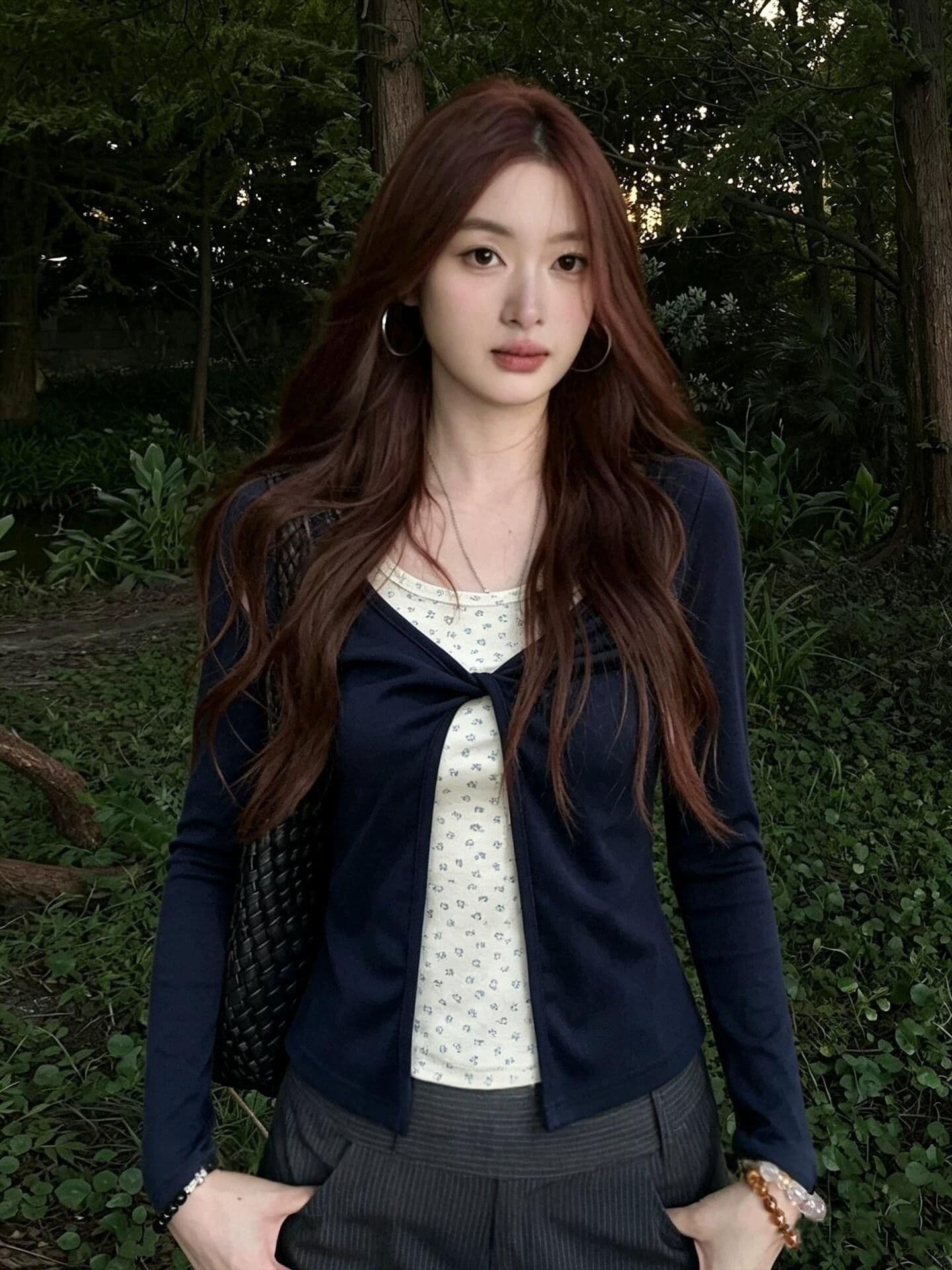 와 사고 방식 한 부서 꽃무늬 페이크 레이어드 긴팔 티셔츠 여성 여름 디자인 센스 긍정적 인 어깨 몸매 가꾸기 슬림해 보이는 맨위 상세 이미지 3