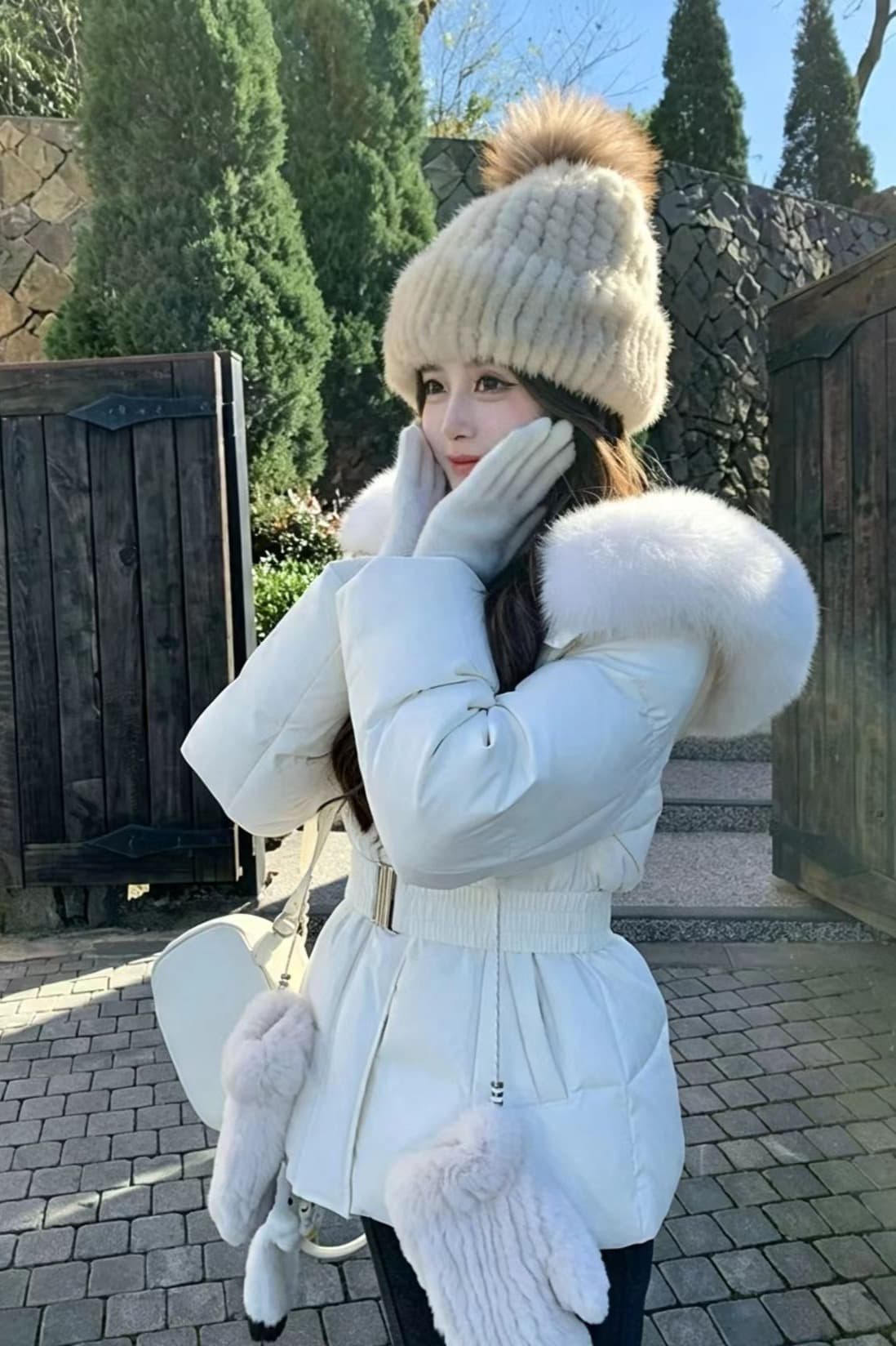 주 추 한 여성 수여 됨 후드 큰 모피 칼라 허리 수축 슬림해 보이는 다운 재킷 여성 겨울 재킷 면 옷 이미지 6