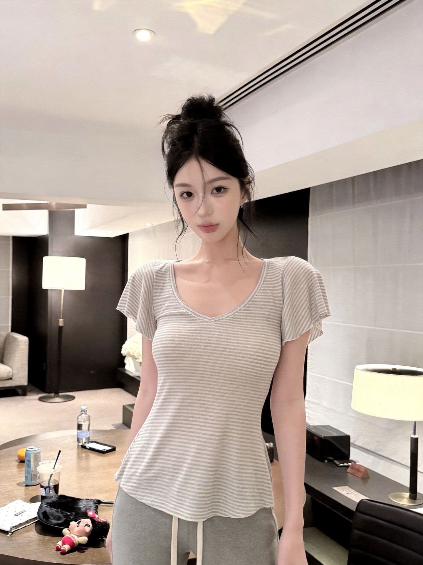 원본 주간 실크 리브 배색 스트라이프 V넥 반팔 티셔츠 여성 여름 맨위 다용도 슬림해 보이는 동정 상세 이미지 4