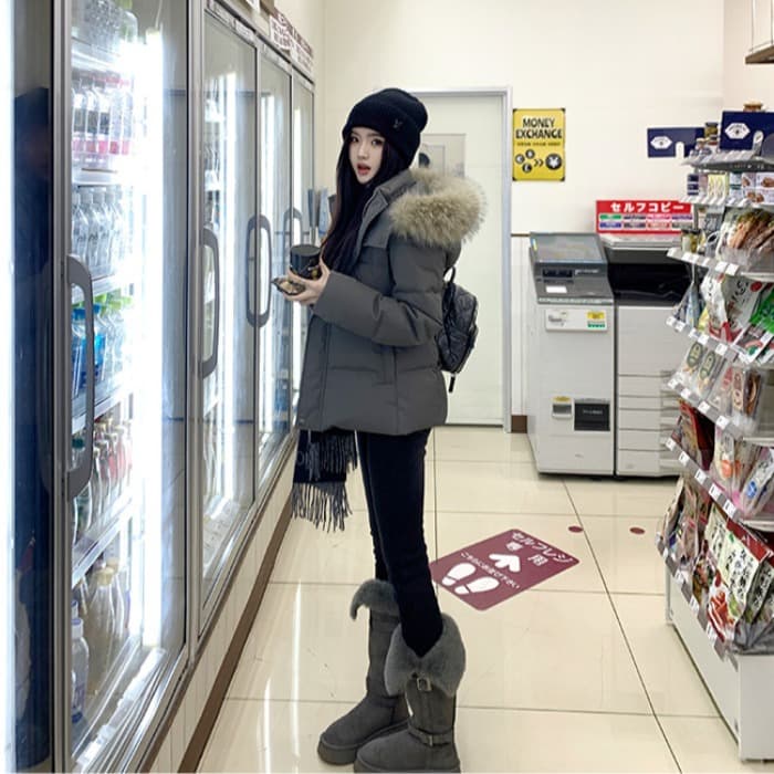 famouswang 겨울 히터 세련된 슬림해 보이는 회색 큰 모피 칼라 한 부서 면 의류 여성 디스플레이 높음 겨울 면 옷