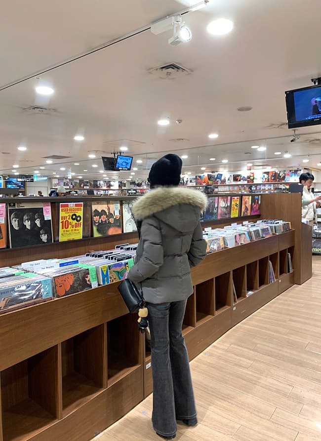 famouswang 겨울 히터 세련된 슬림해 보이는 회색 큰 모피 칼라 한 부서 면 의류 여성 디스플레이 높음 겨울 면 옷 이미지 3