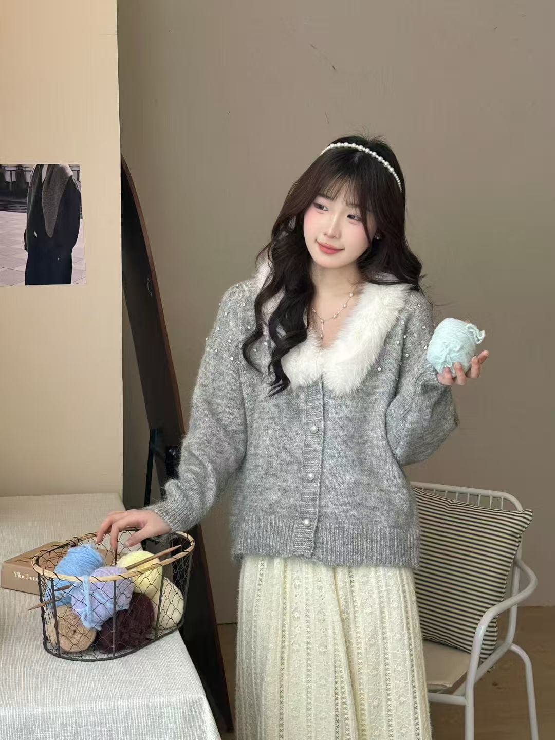 고급 센스 새로운 빅 사이즈 한 부서 신년 섹션 빨간색 다이아몬드 세팅 모피 V넥 니트 루즈핏 오픈 가디건 여성 코트 상세 이미지 7