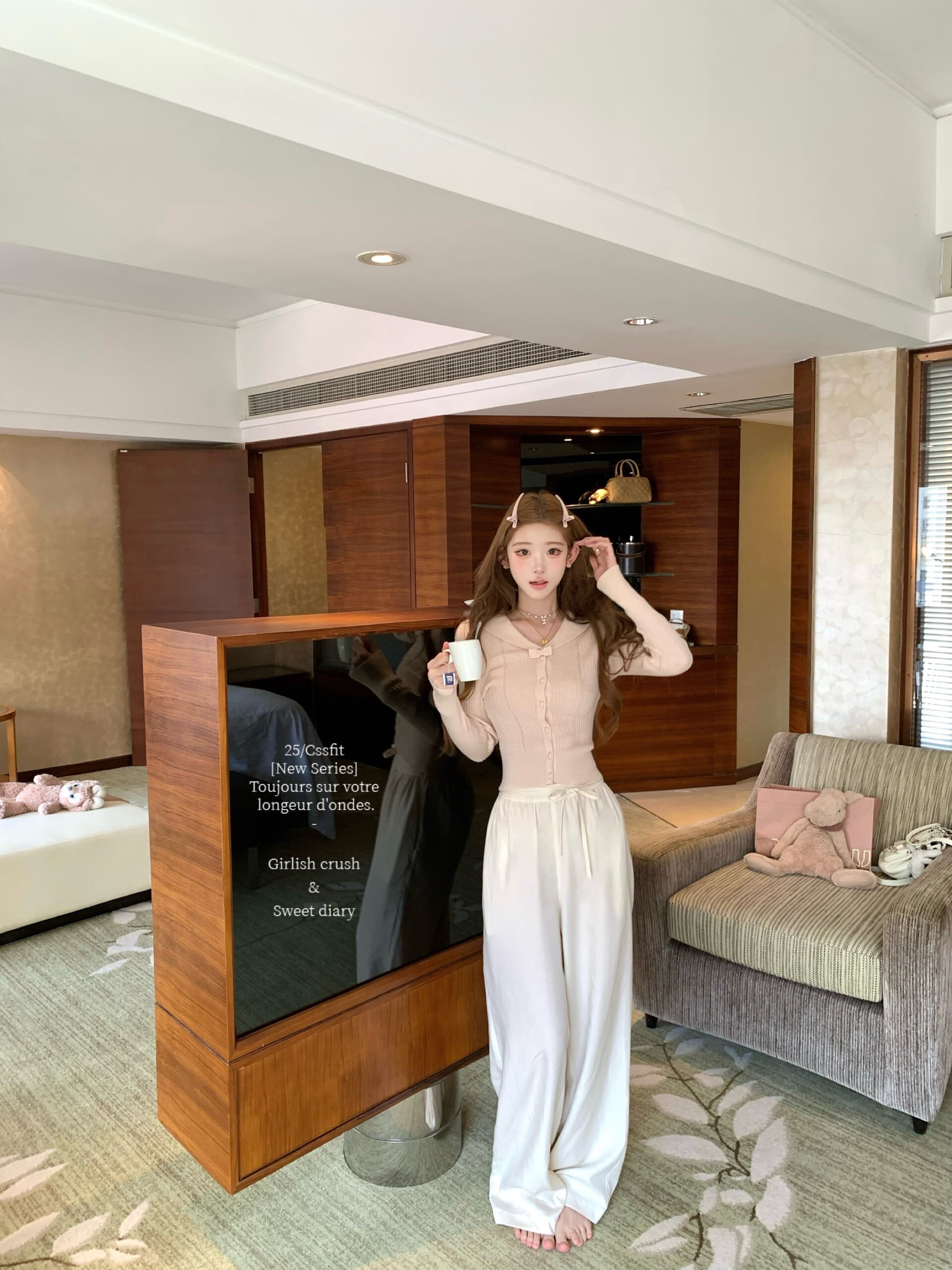 늦게 우산 우산 25 fw 绯 색상 전복 피터 팬 칼라 알몸의 분말 나비 매듭 폴로 칼라 양모 니트 오픈 가디건 니트 스웨터 상세 이미지 7