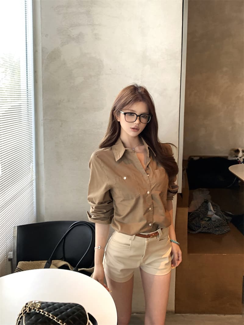 실사 정가 카키 색 레트로 긴팔 여성 셔츠 POLO 칼라 셔츠 캐주얼 반바지 하이웨이스트 한 마디 바지 이미지 4