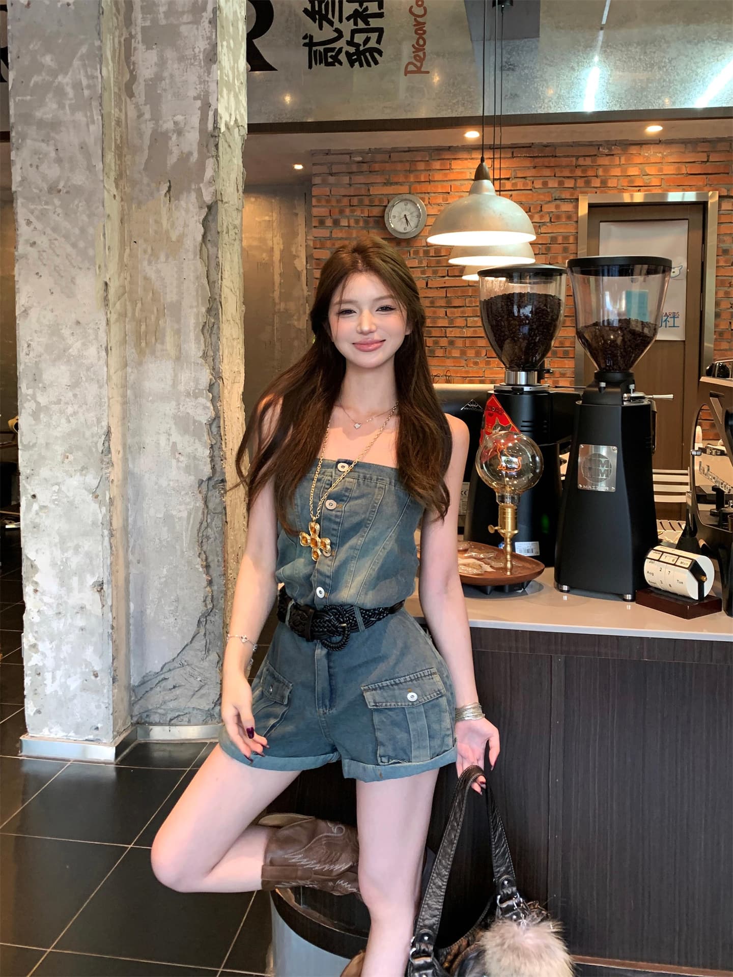 실사 정가 파란색 데님 반바지 여성 여름 새로운 디자인 센스 올인원 바지 원피스 반바지