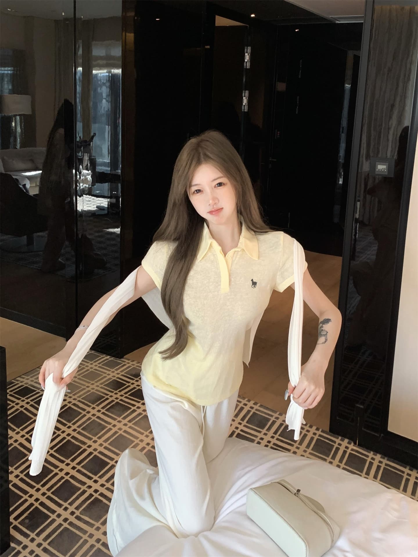 실사 정가 작은 말 캐주얼 반팔 마이크로 ~을 통해 슬림해 보이는 티셔츠 상세 이미지 12
