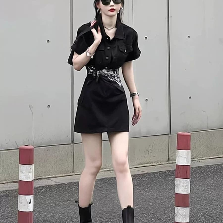 로얄 자매 품격 워크웨어 검정색 데님 스커트 여성 의류 여름 새로운 패션 허리 수축 반팔 드레스 한 마디 미니 스커트