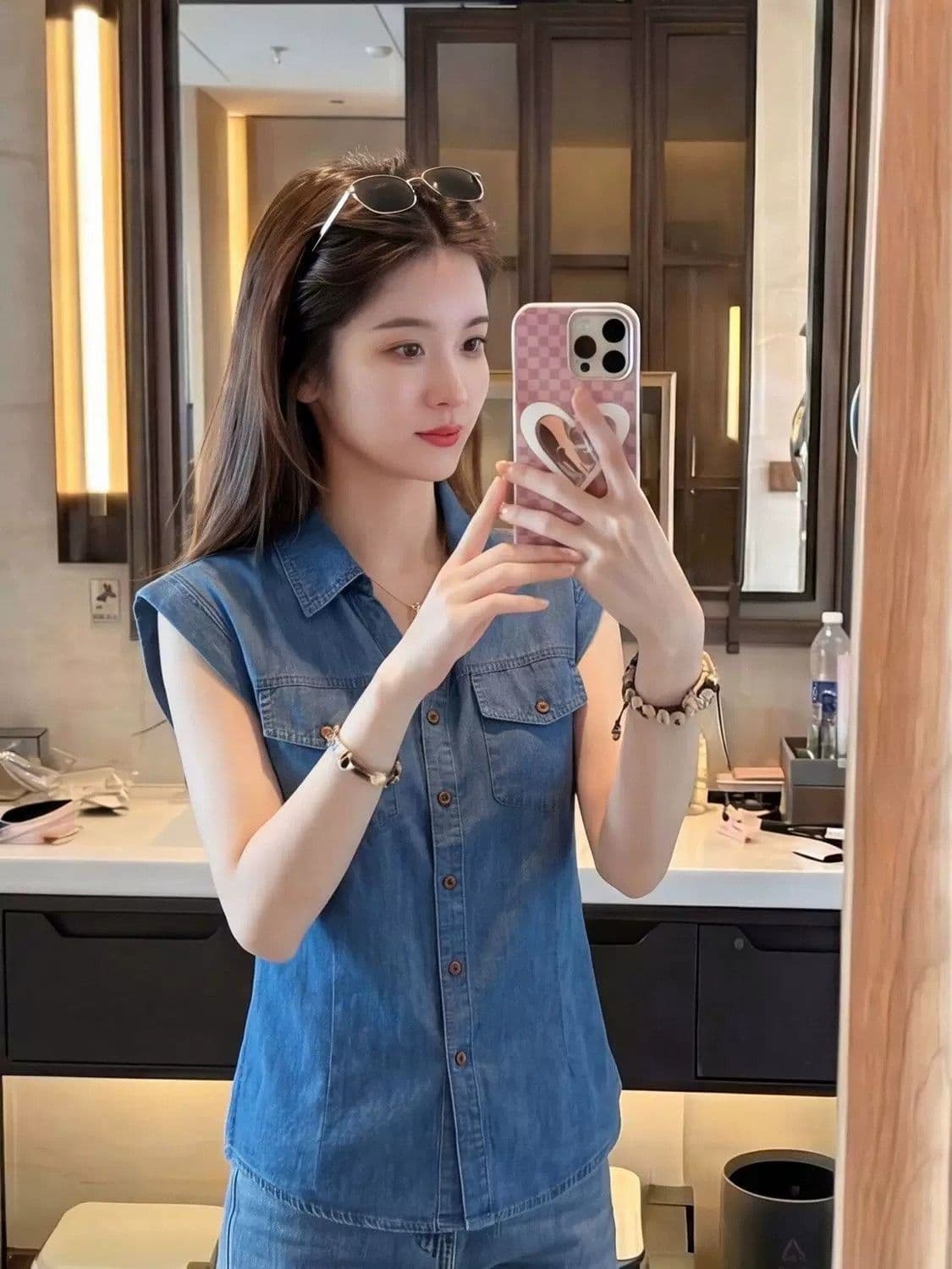 2026 여름 새로운 항구 바람 레트로 파란색 데님 민소매 셔츠 패션 폴로 칼라 품격 슬림해 보이는 외국 가스 맨위 상세 이미지 14
