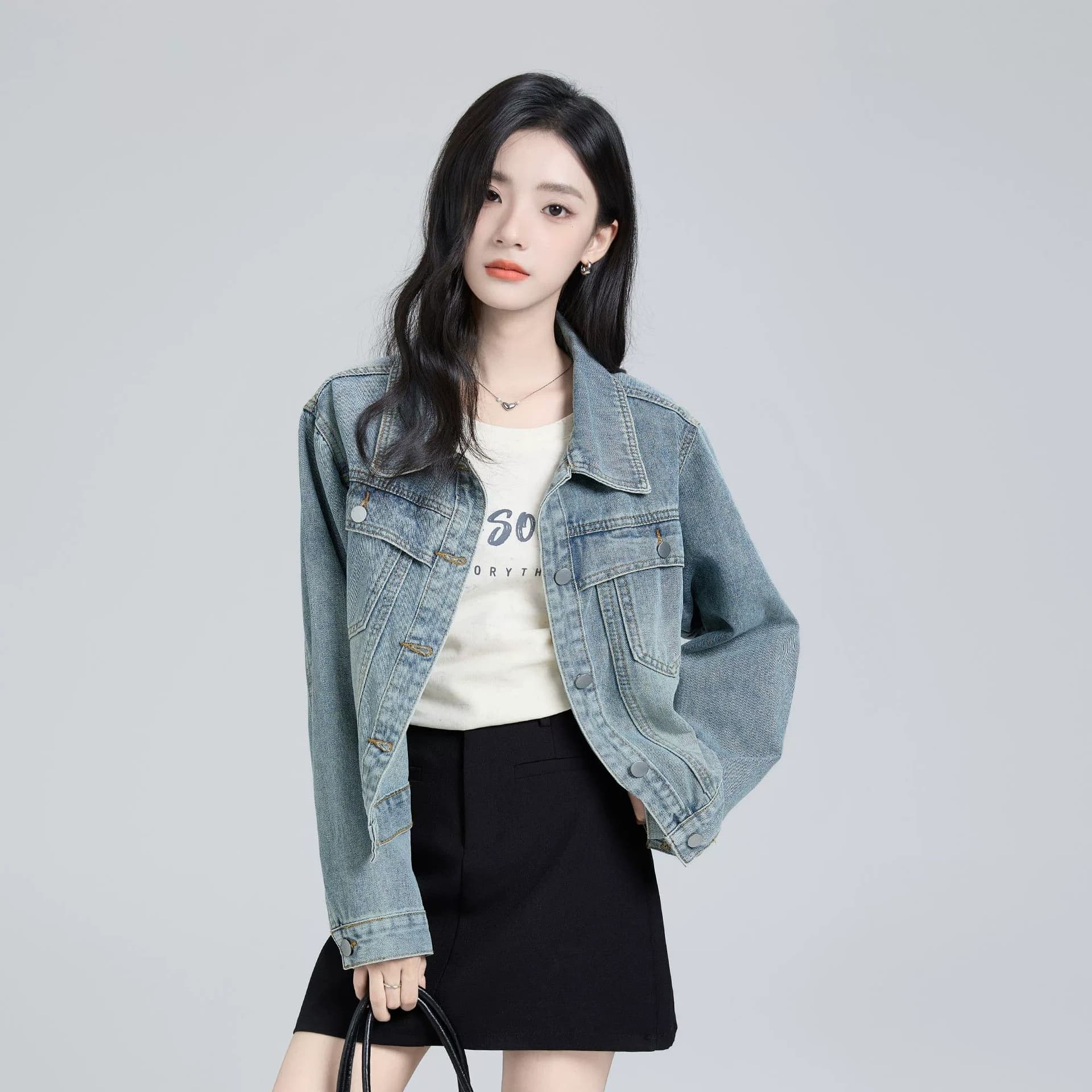 파란색 쇼트 스타일 부드러운 데님 여성 코트 가을 2026 새로운 홍콩 느낌 아메리칸 레트로 루즈핏 다용도 재킷 맨위 상세 이미지 5