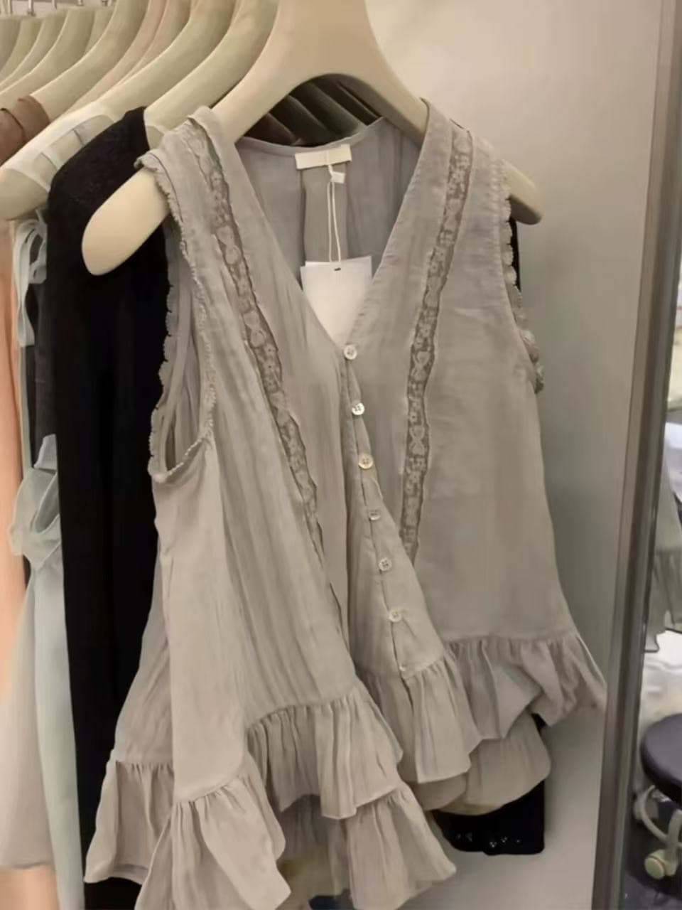 한 부서 레이스 조각 V넥 민소매 셔츠 조끼 여성 여름 패션 다용도 슬림해 보이는 프릴 작은 셔츠 맨위 상세 이미지 4