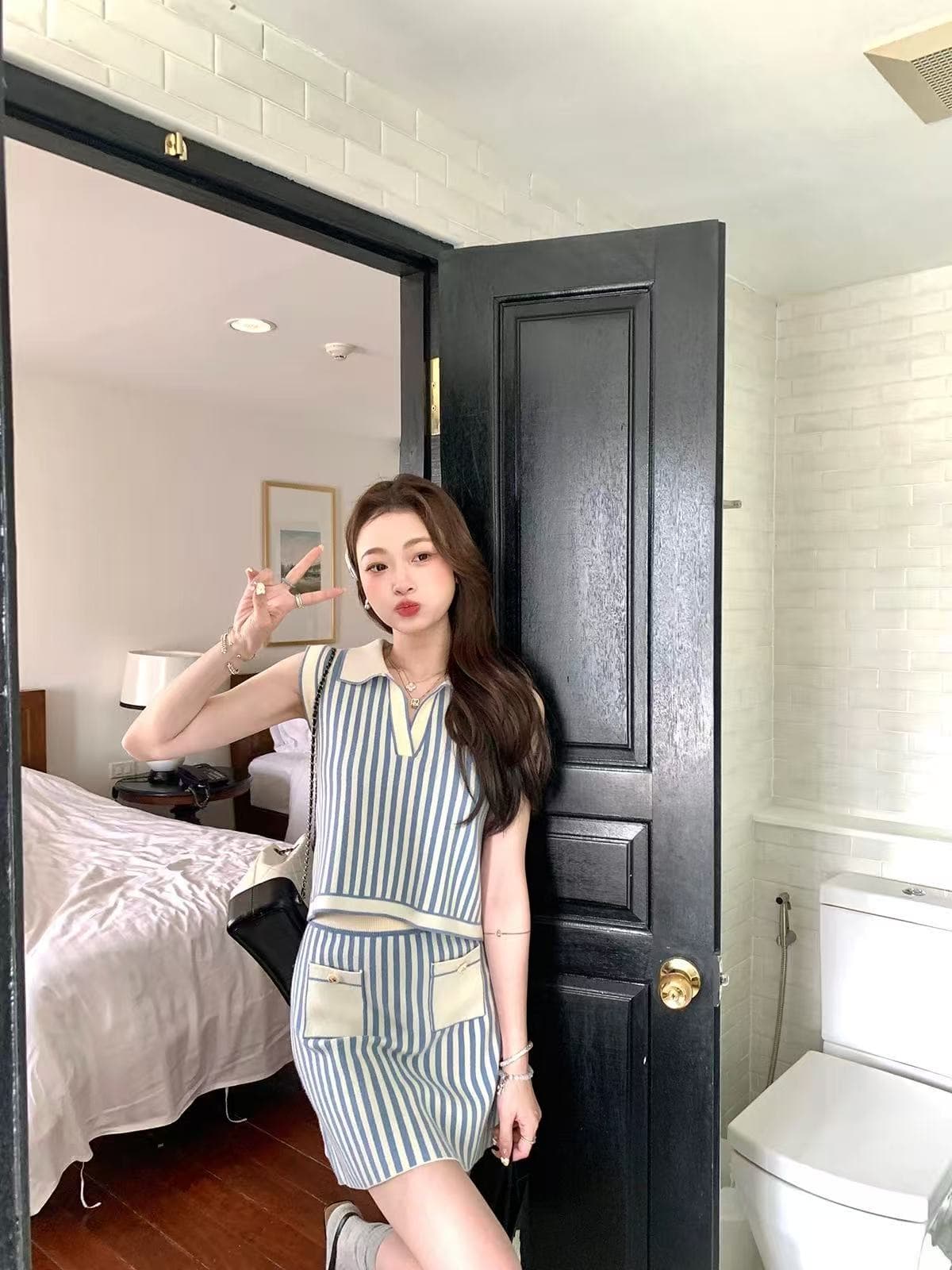 thepeachofficial 바다 소금 박하 블루 화이트 스트라이프 니트 세트 여성 POLO 칼라 민소매 조끼 반 스커트 상세 이미지 3