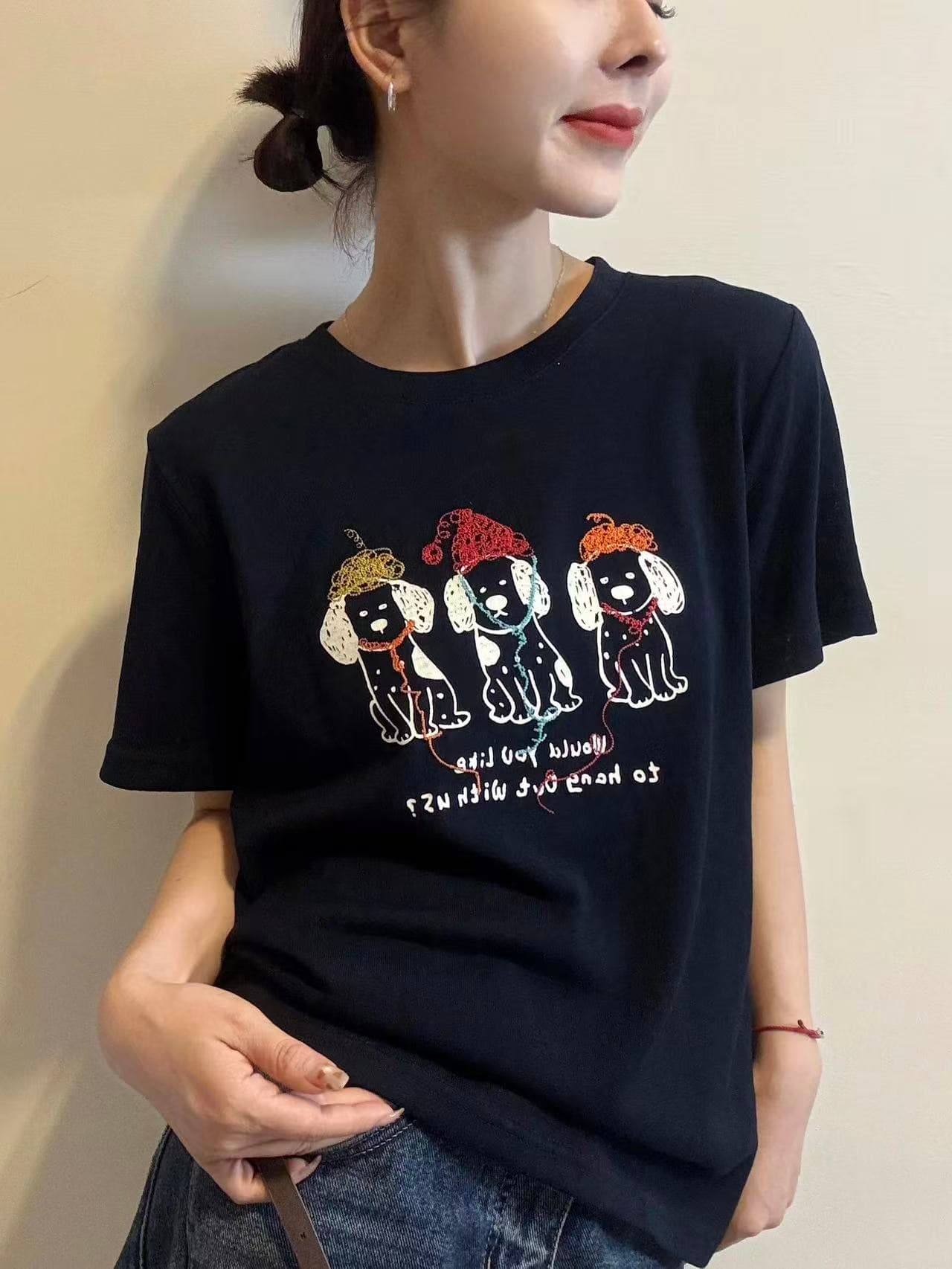 만화 귀여운 모자 착용 강아지 프린트 반팔 티셔츠 여성 여름 새로운 라운드 넥 동정 기본 셔츠 인사이드 잡아라. 의류 상세 이미지 4