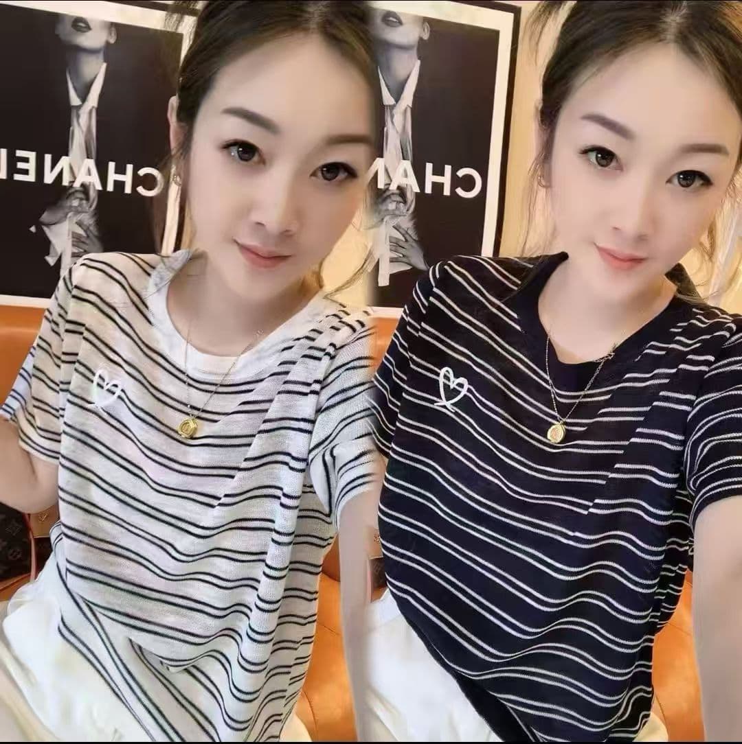 유럽 상품 스트라이프 반팔 티셔츠 여성 루즈핏 슬림해 보이는 2026 년 여름 새로운 다용도 동정 라운드 넥 반소매 맨위 상세 이미지 1