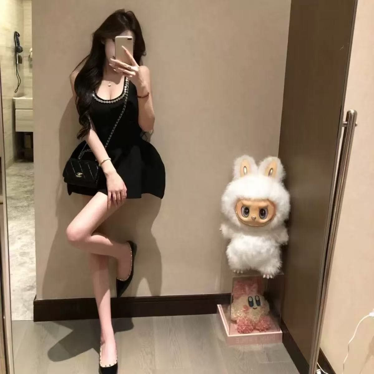 달콤함 프랑스식 Chic 무거운 작업 다이아몬드 세팅 u 칼라 니트 조끼 스커트 여성 꼬집기 허리 슬림해 보이는 꽃밭 치마 2026 여름 예복 이미지 2