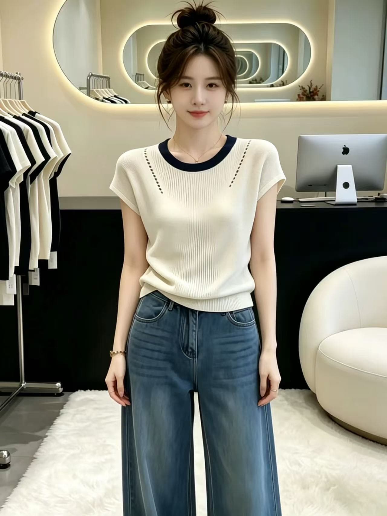 베이지 색 라운드 넥 티셔츠 여성 2026 여름 루즈핏 반팔 홀로우 아웃 여름 착용 가져 가라. 디자인 센스 분위기 센스 맨위 이미지 2