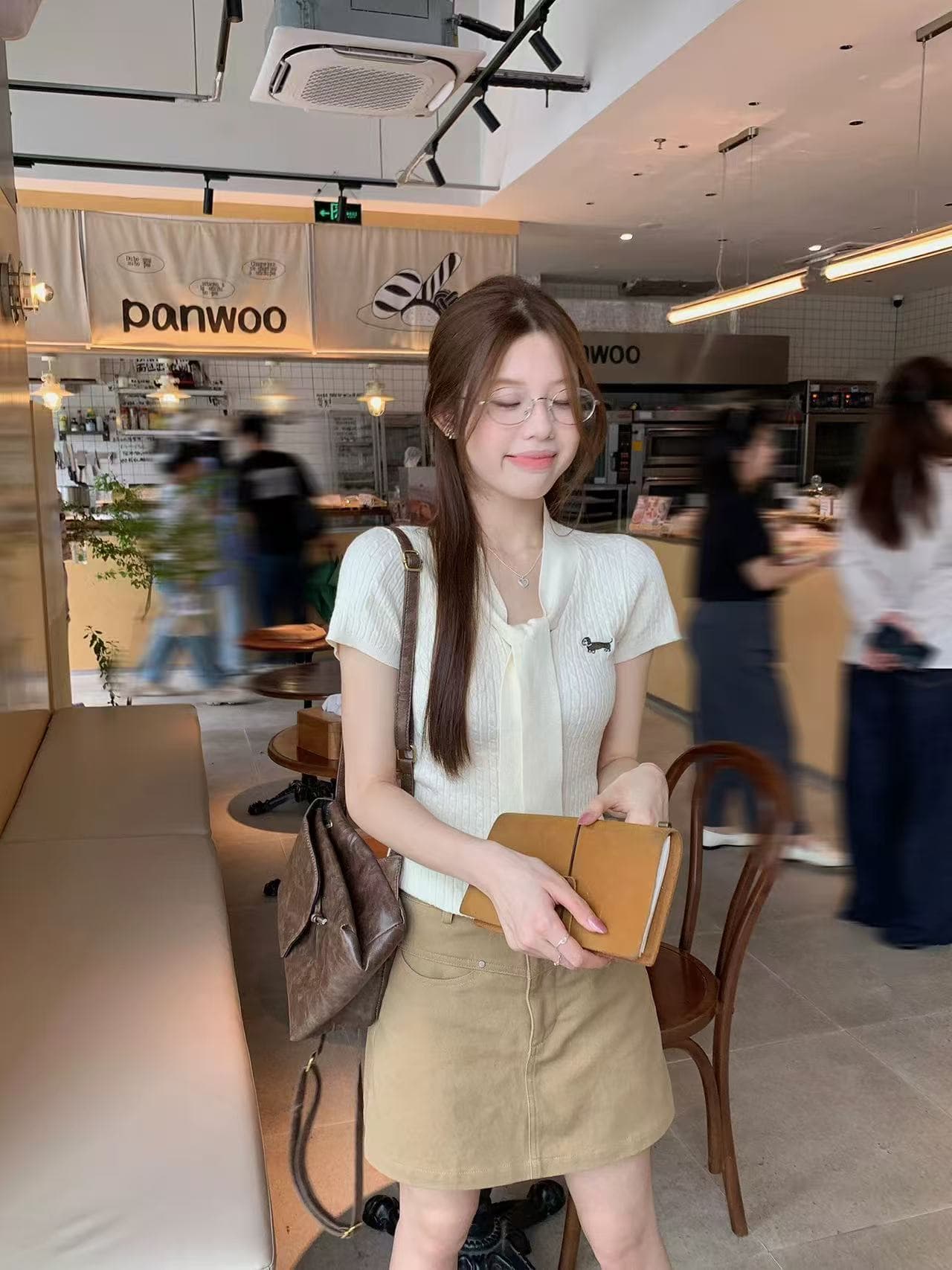 우 77 스카프 칼라 닥스 훈트 자수 니트 반팔 여성 여름 한 부서 쇼트 스타일 다용도 몸매 가꾸기 슬림해 보이는 티셔츠 맨위 이미지 2
