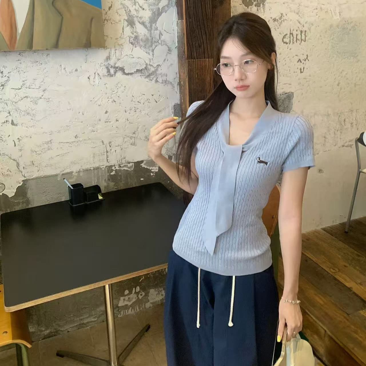우 77 스카프 칼라 닥스 훈트 자수 니트 반팔 여성 여름 한 부서 쇼트 스타일 다용도 몸매 가꾸기 슬림해 보이는 티셔츠 맨위 이미지 5