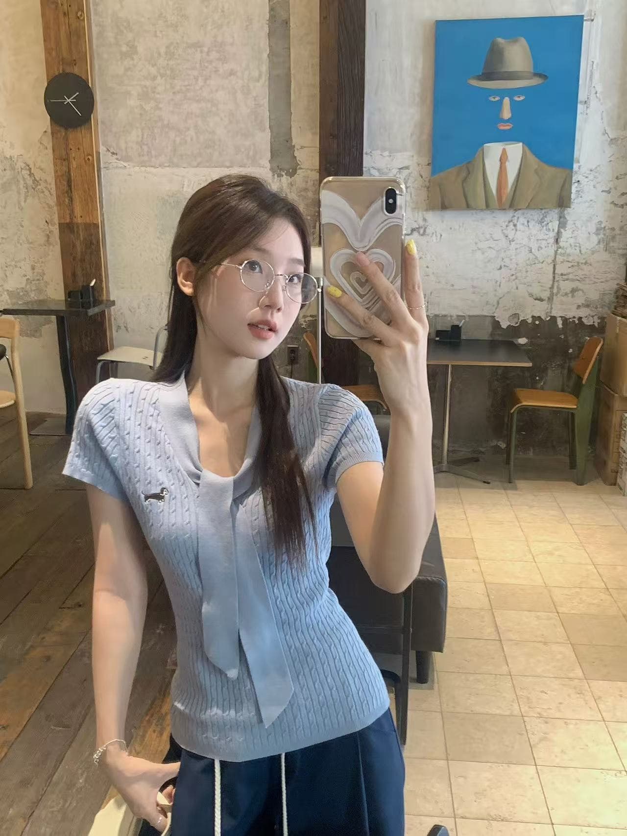 우 77 스카프 칼라 닥스 훈트 자수 니트 반팔 여성 여름 한 부서 쇼트 스타일 다용도 몸매 가꾸기 슬림해 보이는 티셔츠 맨위 상세 이미지 4