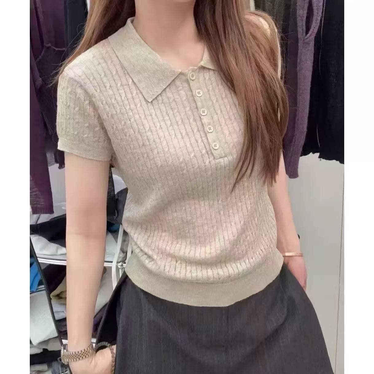 2026 아모이 미니멀리즘 다용도 바람 POLO 칼라 마 무늬 단추 반팔 니트 기본 셔츠 상세 이미지 2