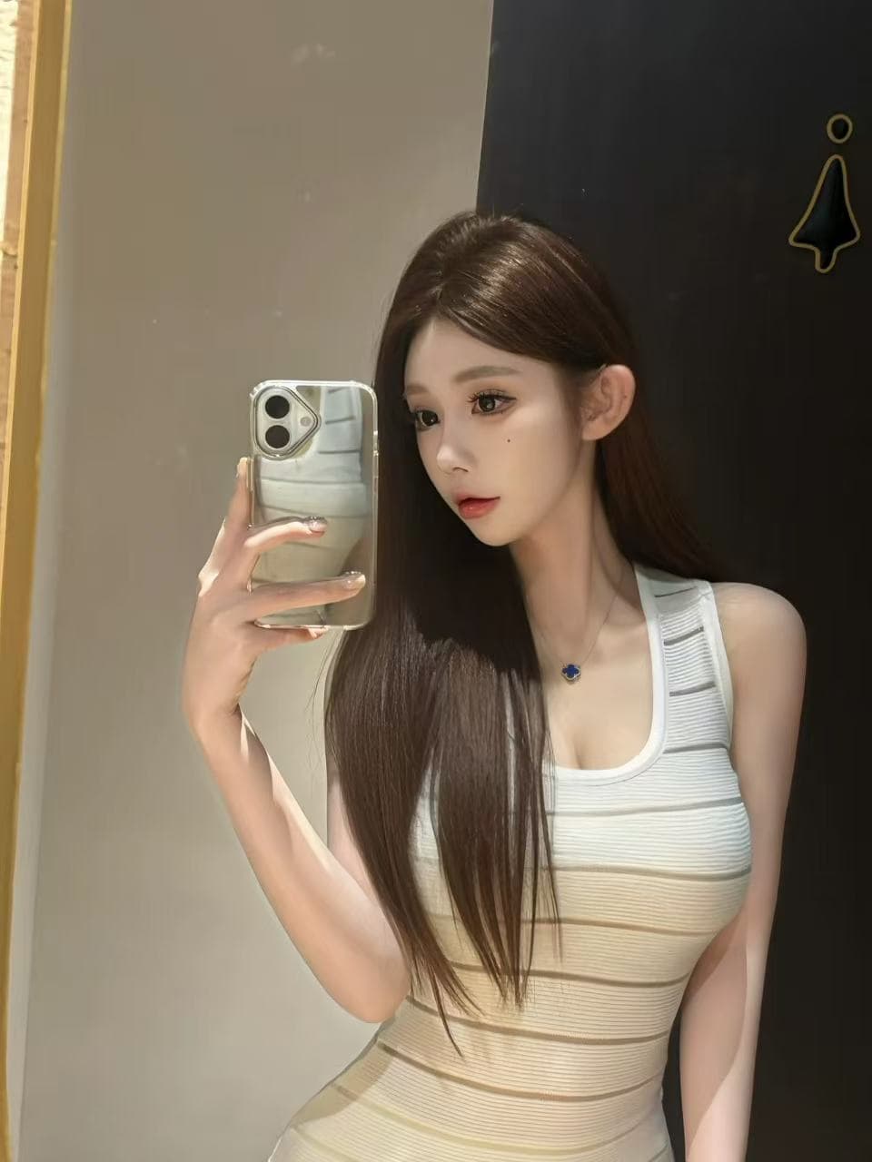 화이트 홀로우 아웃 u 칼라 니트 조끼 여성 드레스 여름 품격 순수한 욕망 섹시함 핫걸 몸매 가꾸기 타이트 스커트 미니 스커트 이미지 2
