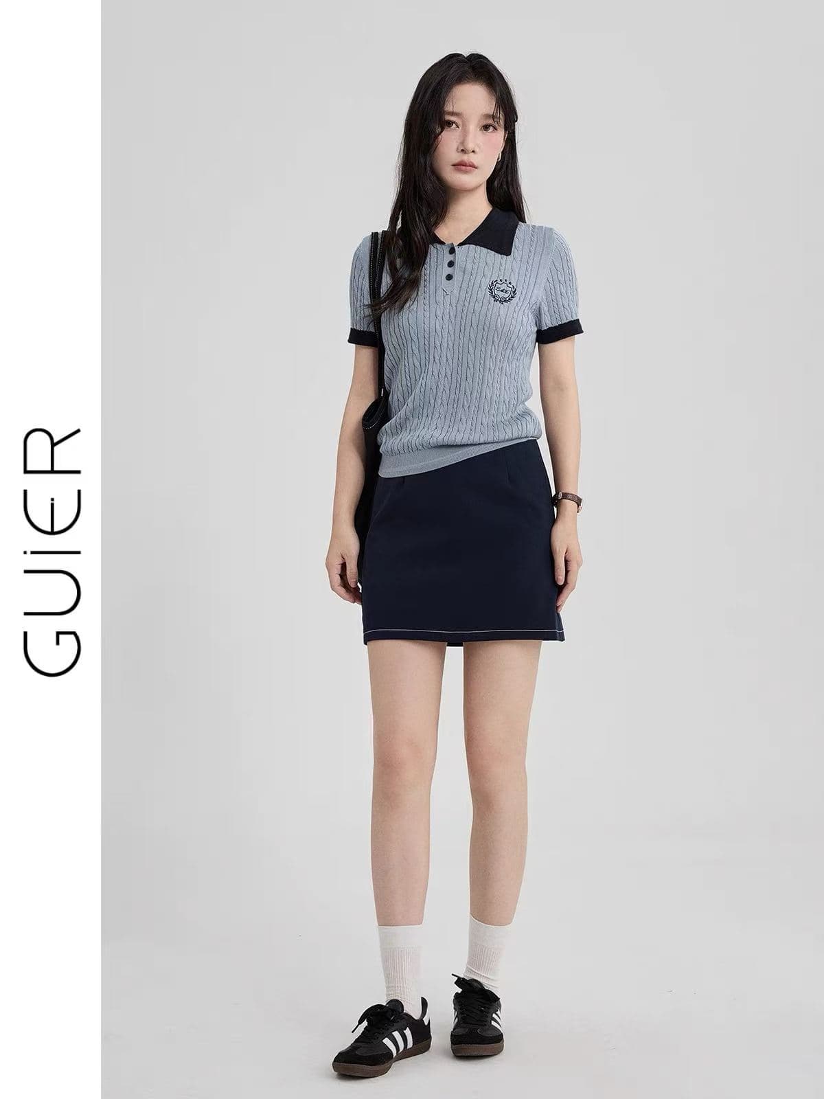 guierpolo 칼라 니트 스웨터 여성 2026 새로운 여름 배색 긍정적 인 어깨 학원 스타일 반팔 맨위 상세 이미지 3