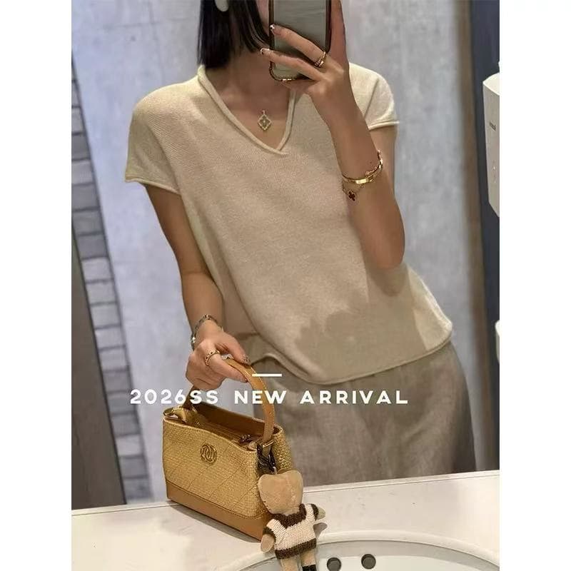 미니멀리즘 바람 인터넷 색상 반팔 얇은 스타일 니트 스웨터 여름 고급 센스 루즈핏 슬림해 보이는 볼륨 측면 V넥 맨위 여성 의류 트렌디 상세 이미지 4