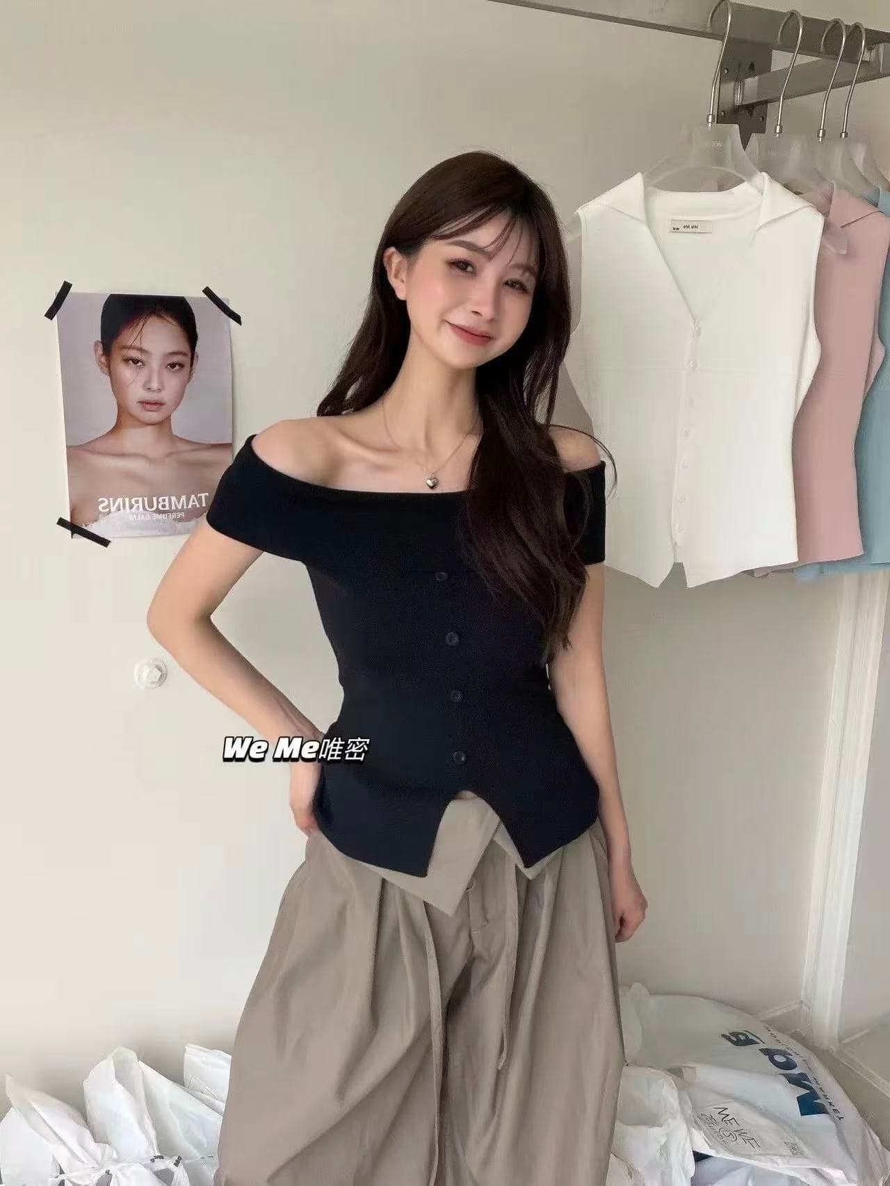weme 여름 새로운 세련된 오프숄더 반팔 티셔츠 여성 몸매 가꾸기 오프숄더 핫걸 트임 니트 스웨터 맨위 여성 상세 이미지 2
