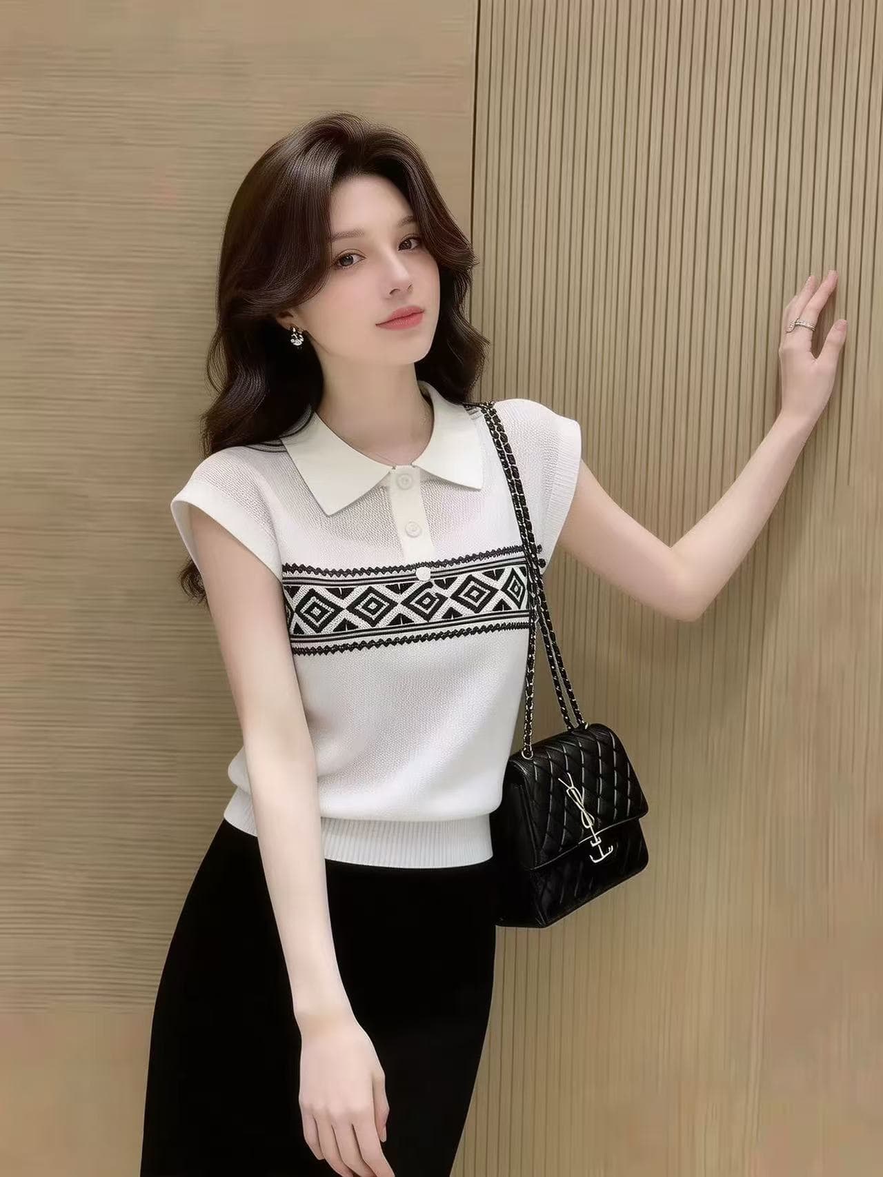 화이트 POLO 칼라 기하학 자카드 반팔 니트 스웨터 여성 2026 여름 새로운 외출용 Chic 세트 머리에 옷 상세 이미지 4