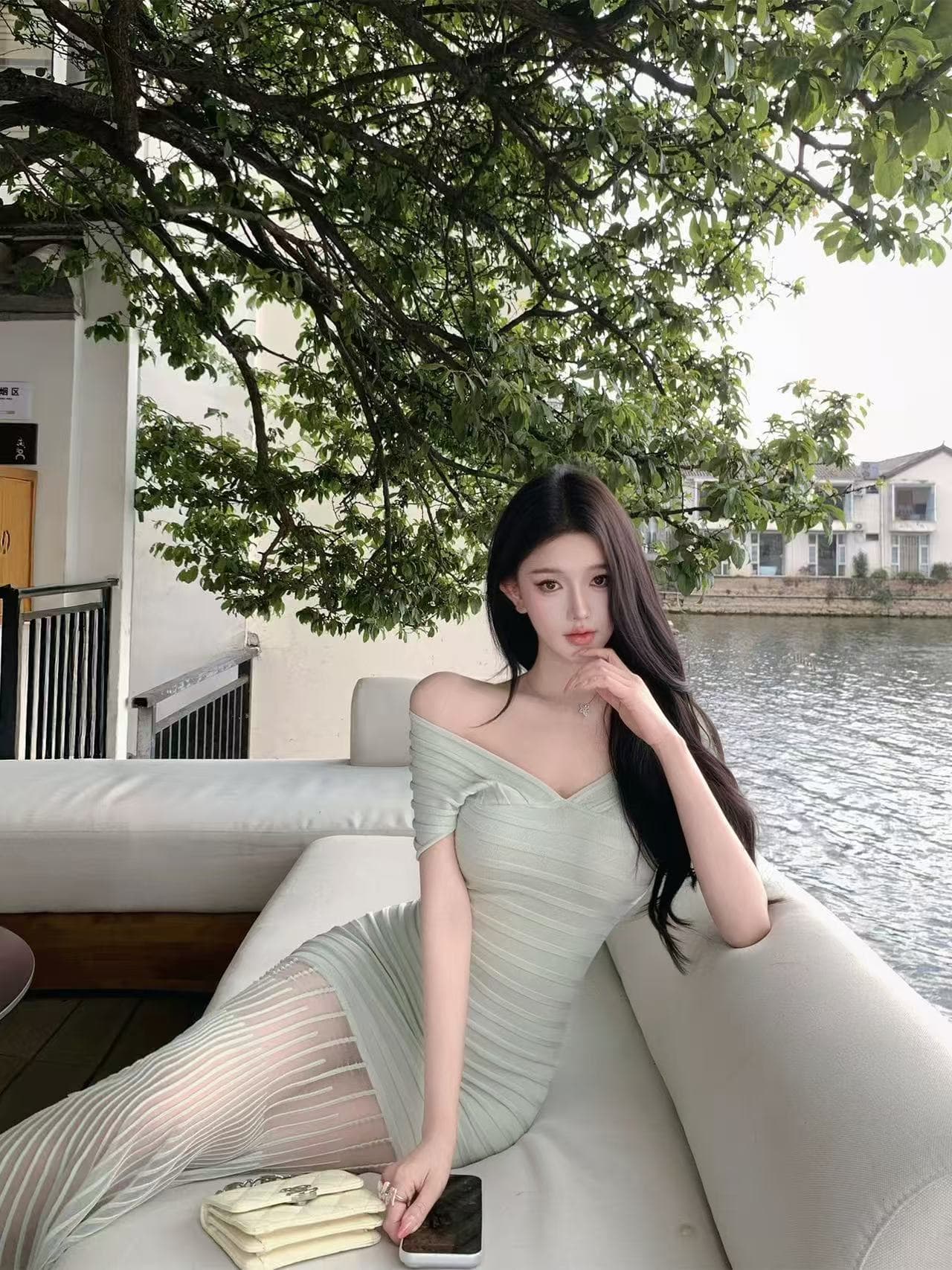 jayky yang 봄날 부드러운 빛 빅 브이 넥 몸매 가꾸기 인어 꼬리 롱 코트 타이트 스커트 허리 수축 슬림해 보이는 니트 원피스 상세 이미지 3