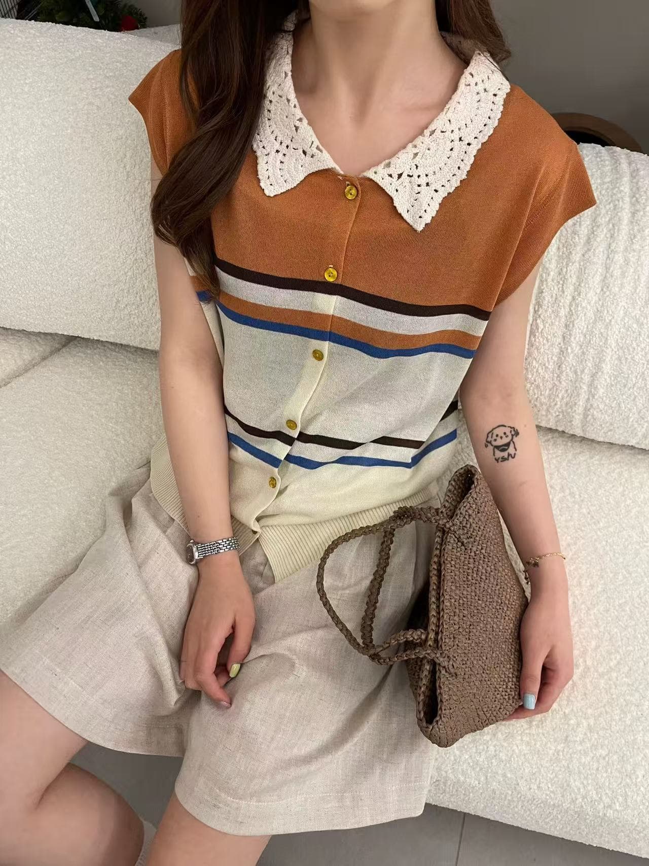 2026 무거운 작업 홀로우 아웃 자수 칼라 배색 스트라이프 민소매 니트 베스트 표지 고기 레트로 외국 가스 외출용 작은 어깨 상세 이미지 4