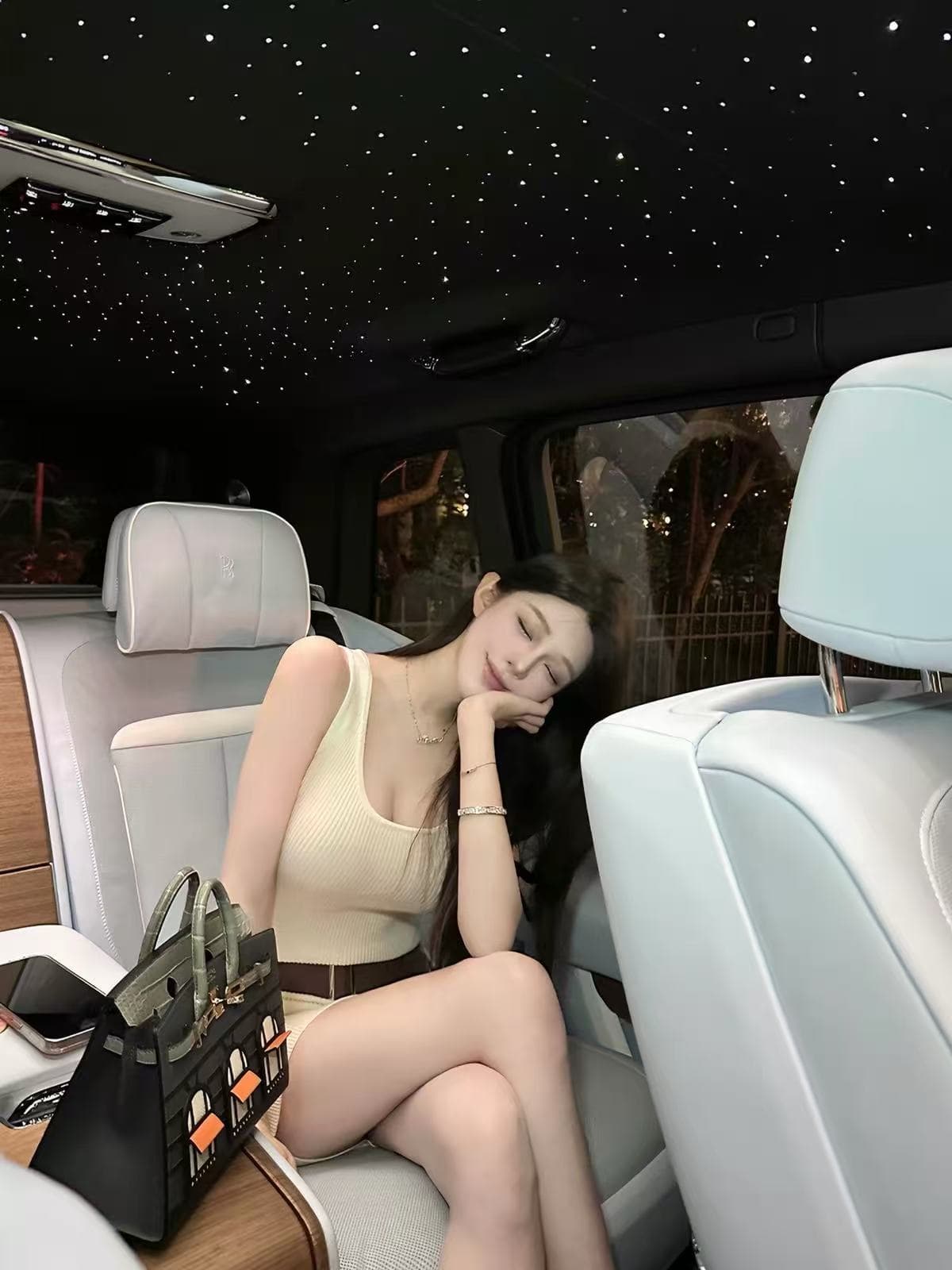chill 챠오어 한 여성 일기 벨트 포함 u 칼라 화이트 니트 조끼 스커트 몸매 가꾸기 타이트 스커트 민소매 드레스 상세 이미지 3